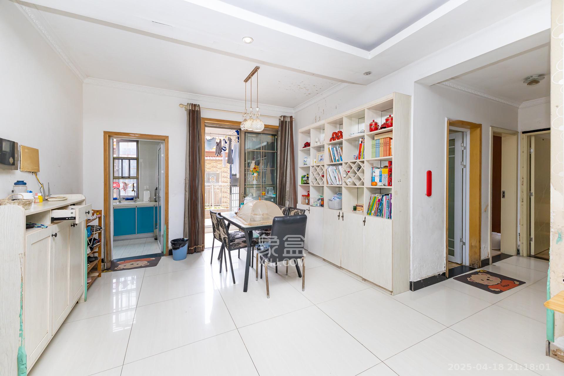 长沙玫瑰园 3室2厅2卫 1700.0元/月 长沙玫瑰园 3室2厅2卫 1700.0元/月室内图