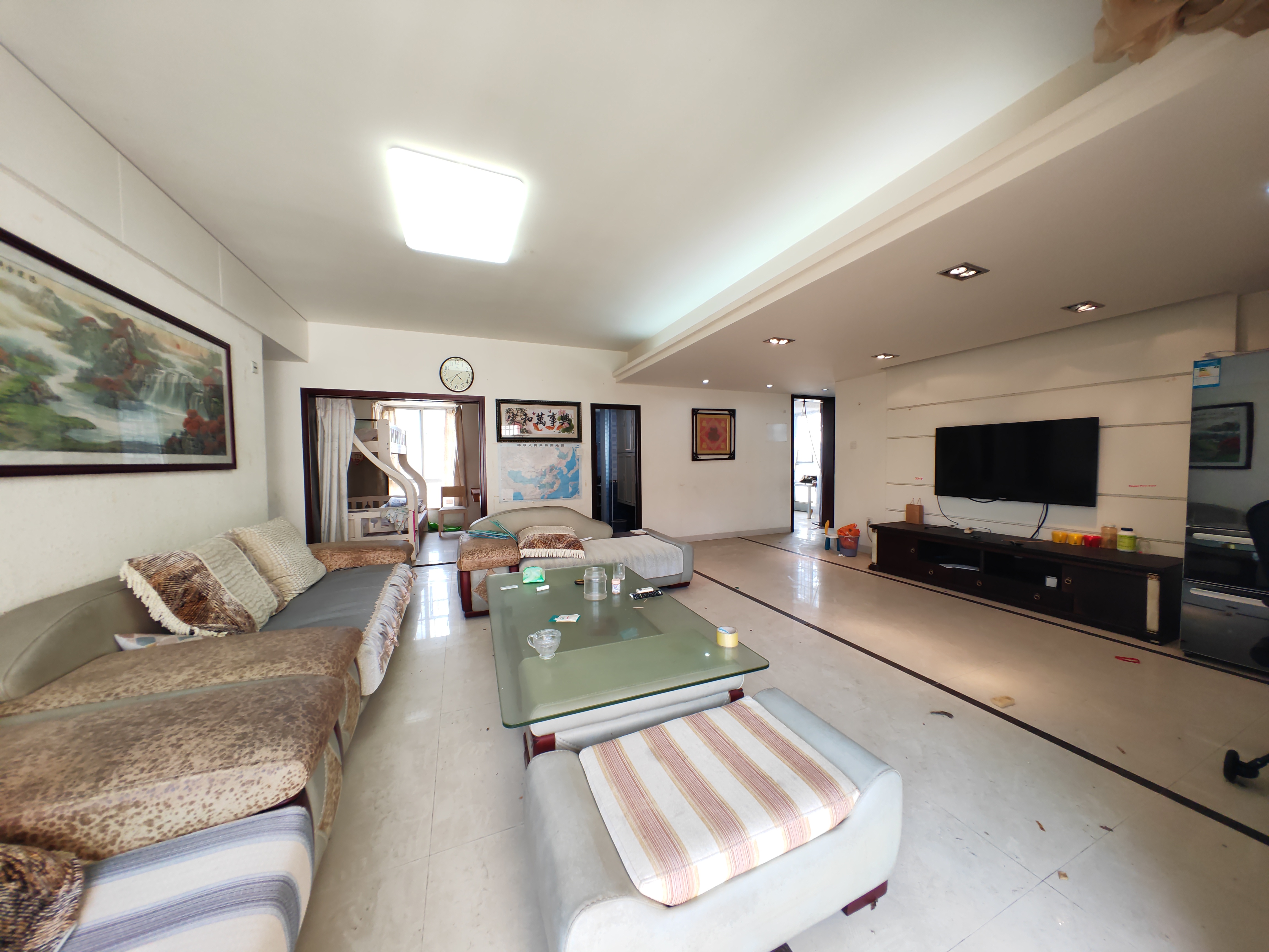 三叶铭豪  3室2厅2卫    150.0万 三叶铭豪  3室2厅2卫    150.0万室内图