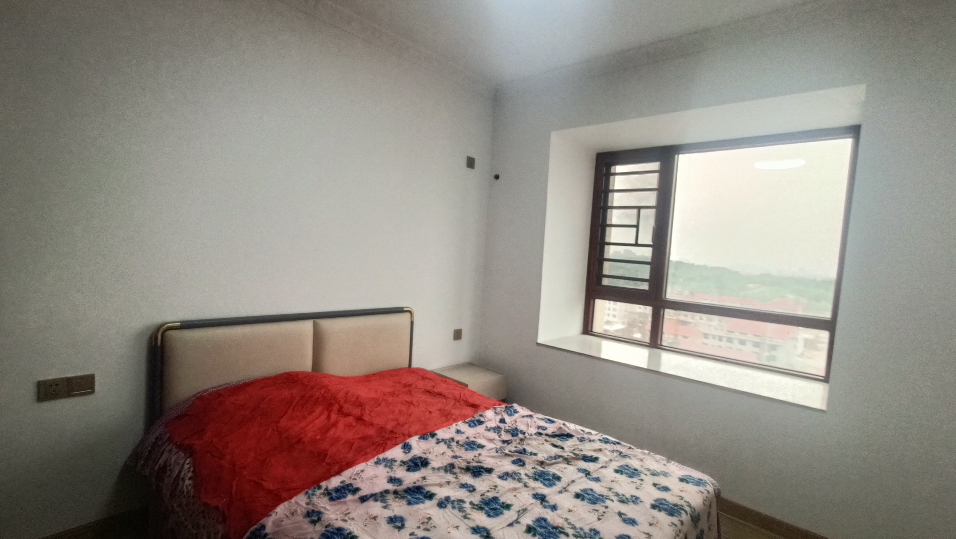 一六九.星城  3室2厅2卫    1800.0元/月室内图