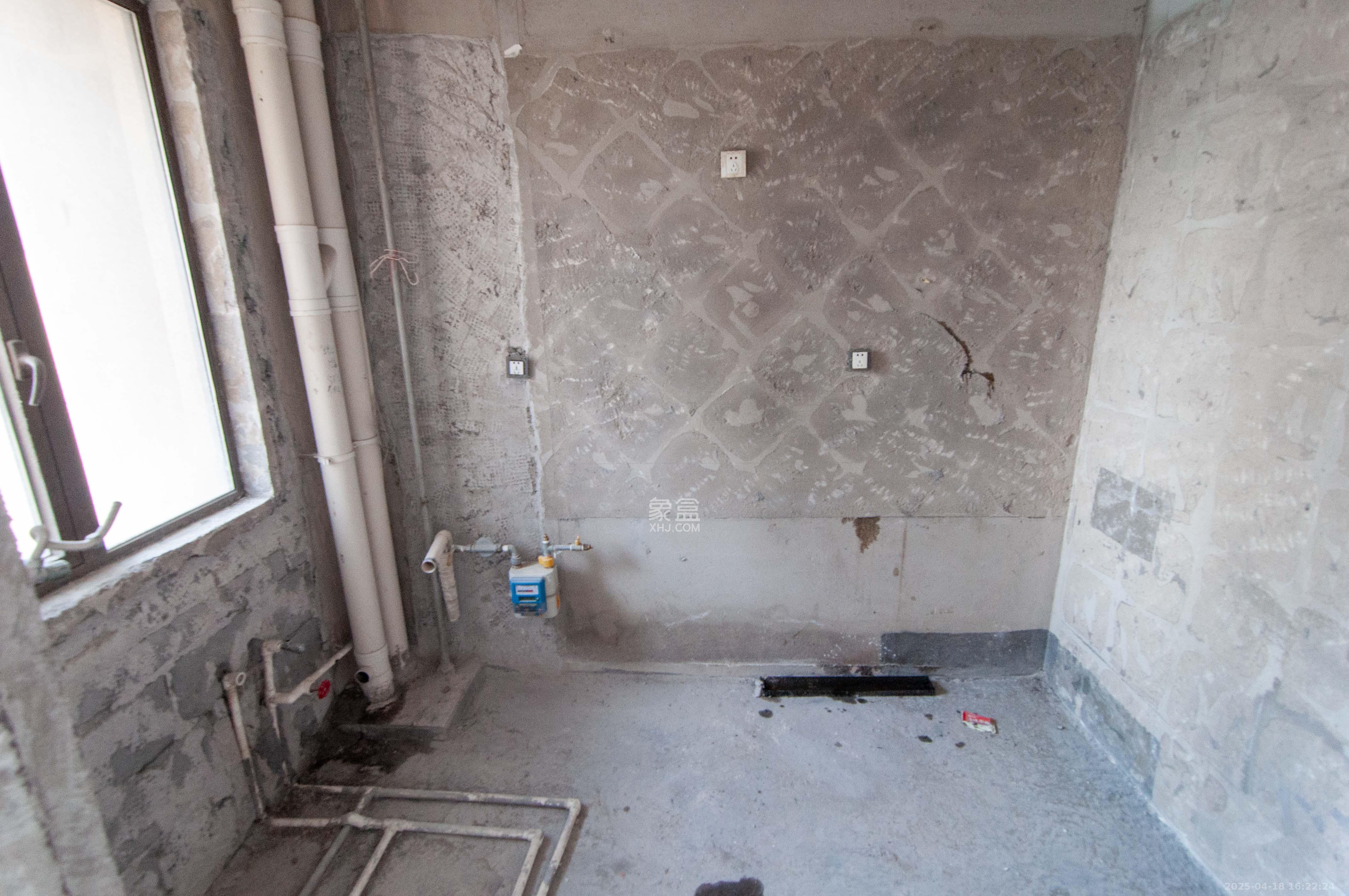 金茂梅溪湖  4室2厅1卫    258.0万其他