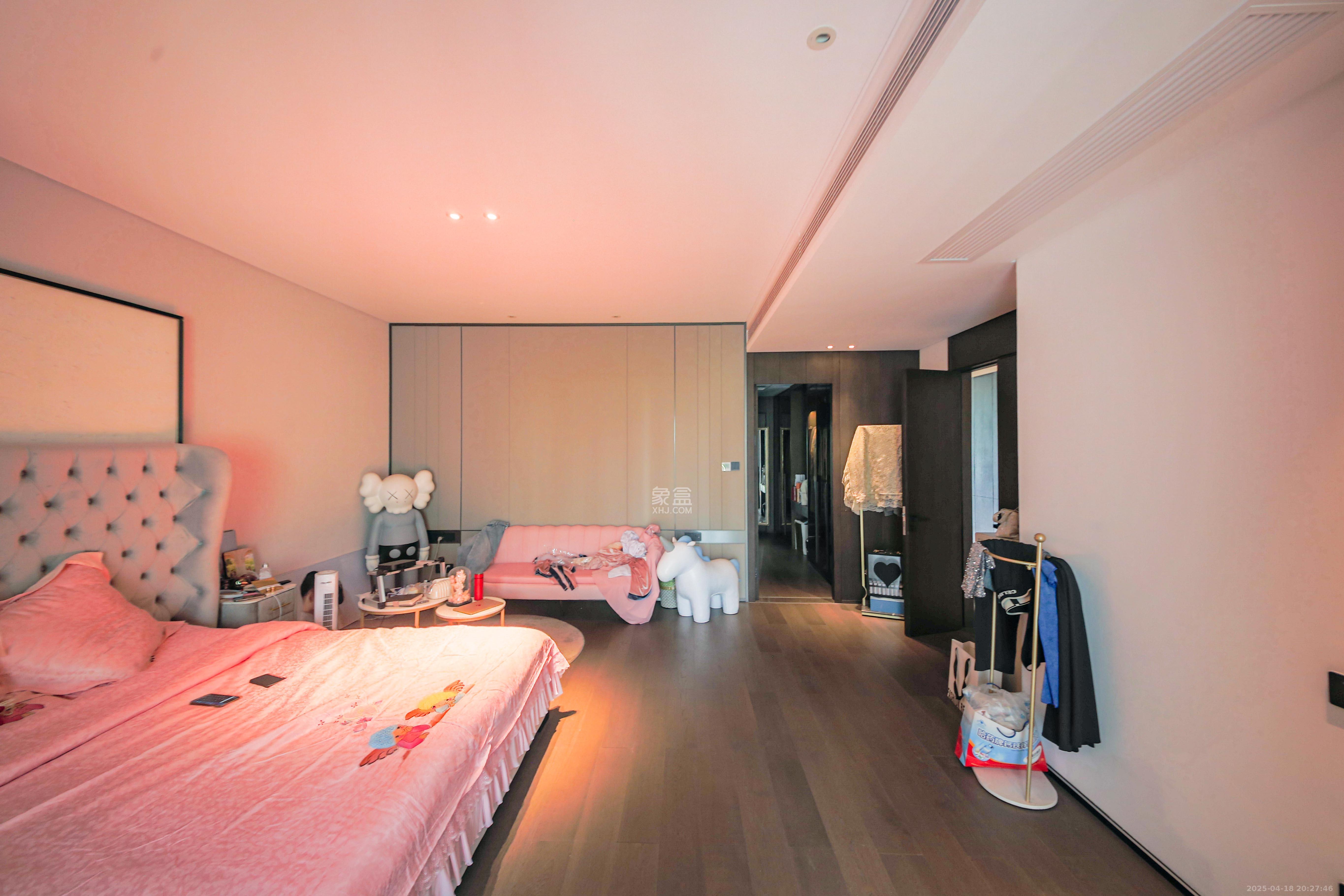 印湘江一期 6室2厅6卫 799.0万 印湘江一期 6室2厅6卫 799.0万卧室