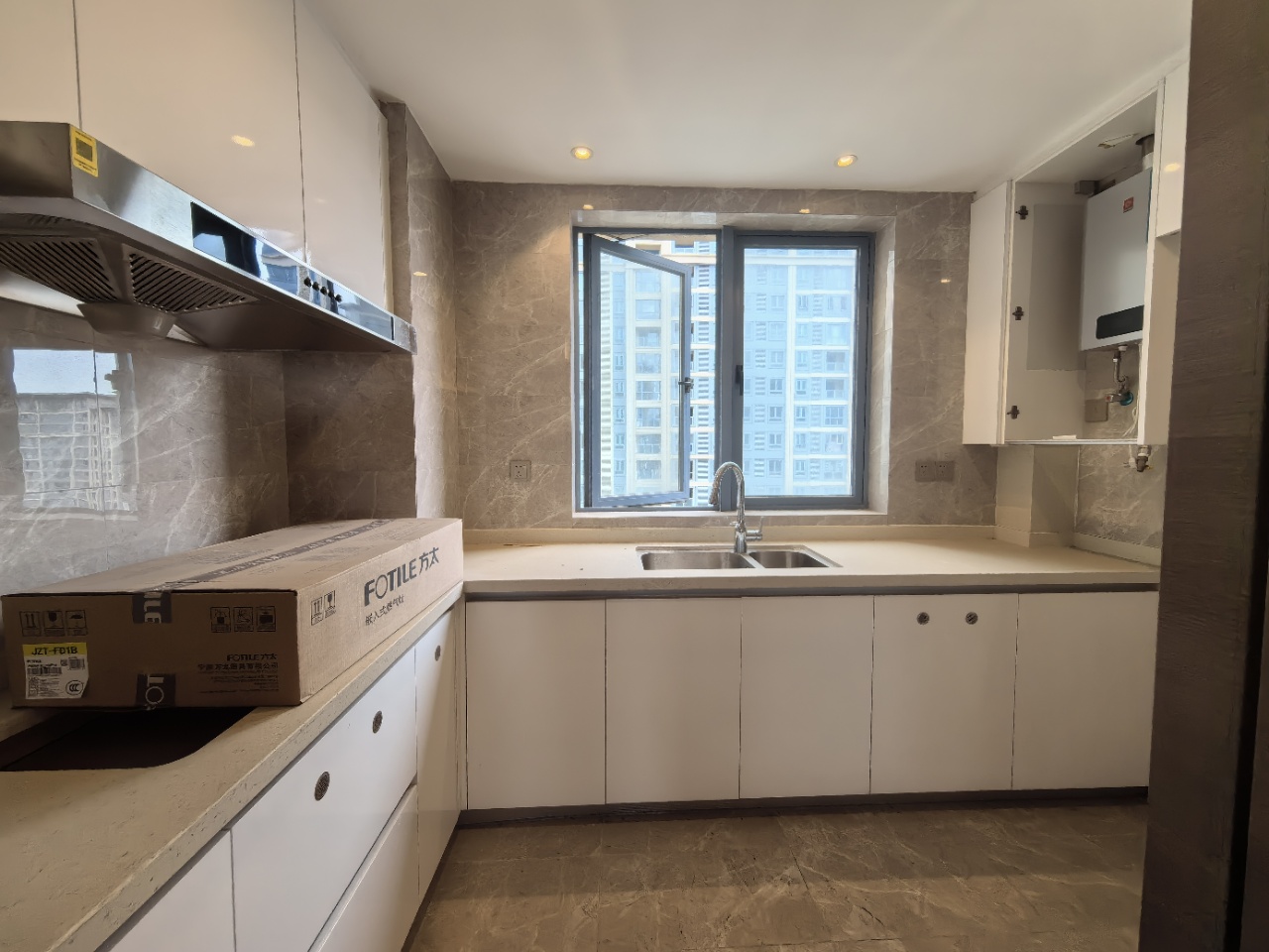 环球100宝龙城  2室0厅1卫    75.0万 环球100宝龙城  2室0厅1卫    75.0万室内图