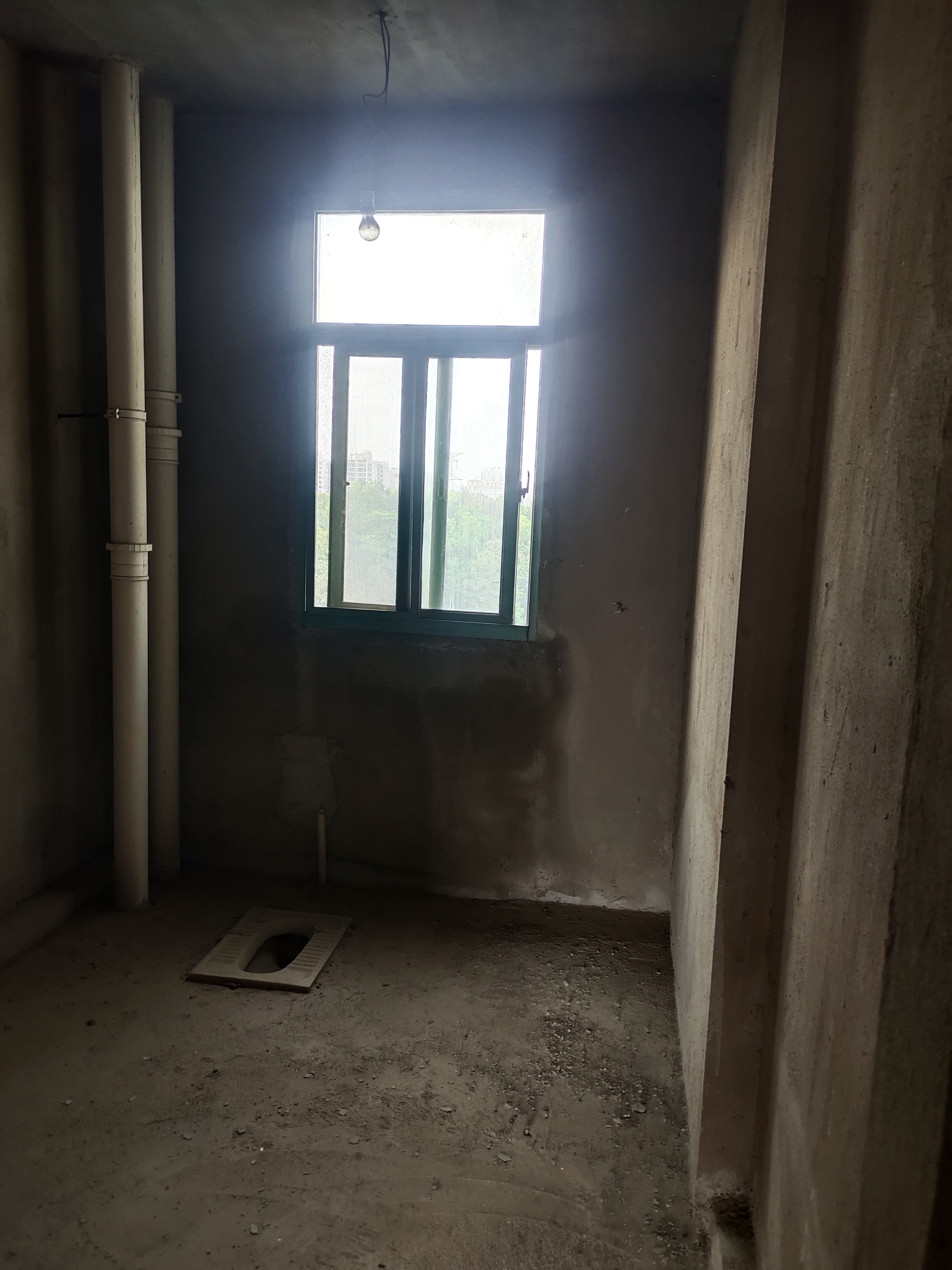 武警星苑  5室2厅2卫    56.8万 武警星苑  5室2厅2卫    56.8万卫生间