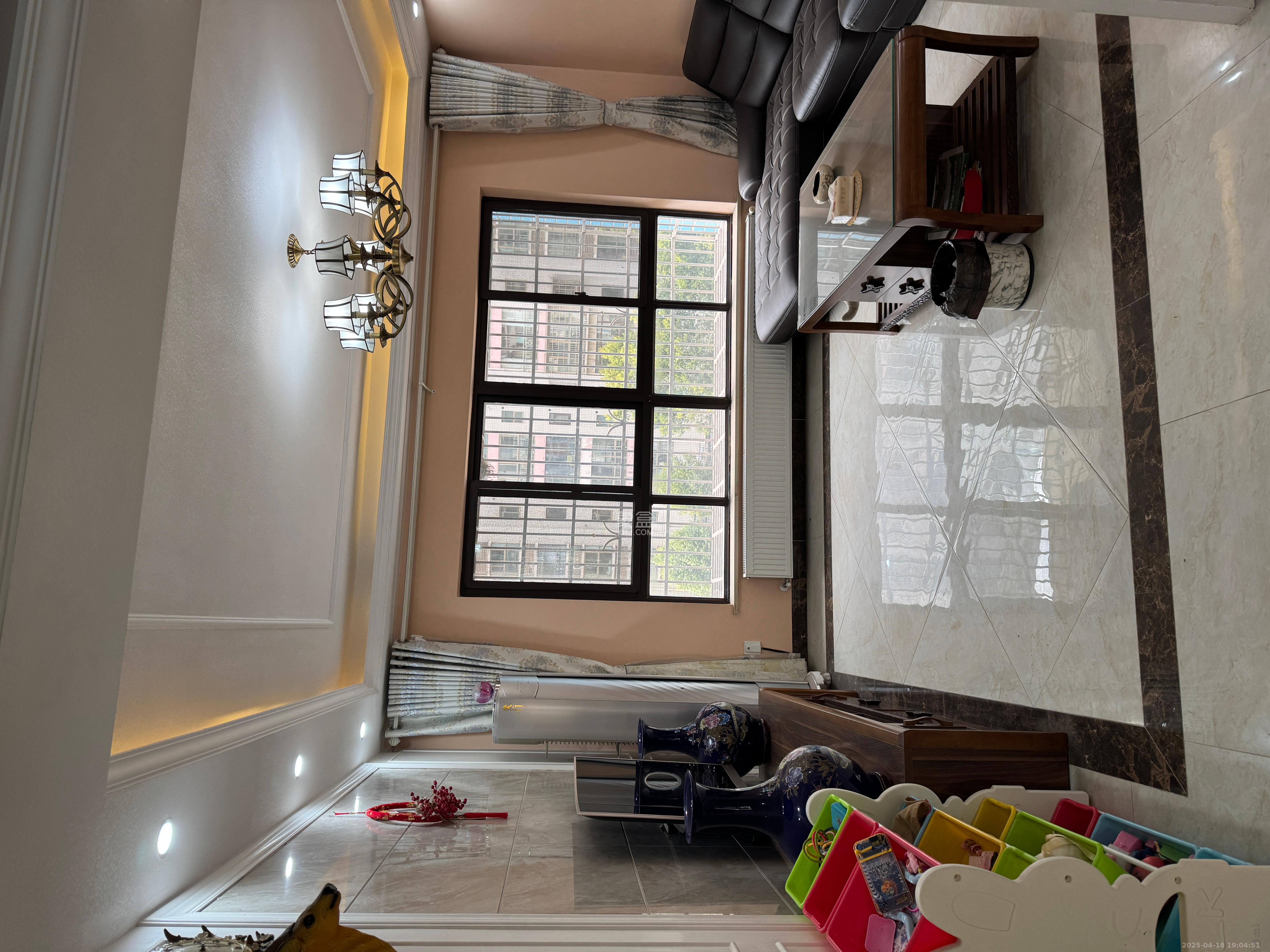 阳光紫薇园 4室2厅1卫 4000.0元/月 阳光紫薇园 4室2厅1卫 4000.0元/月室内图