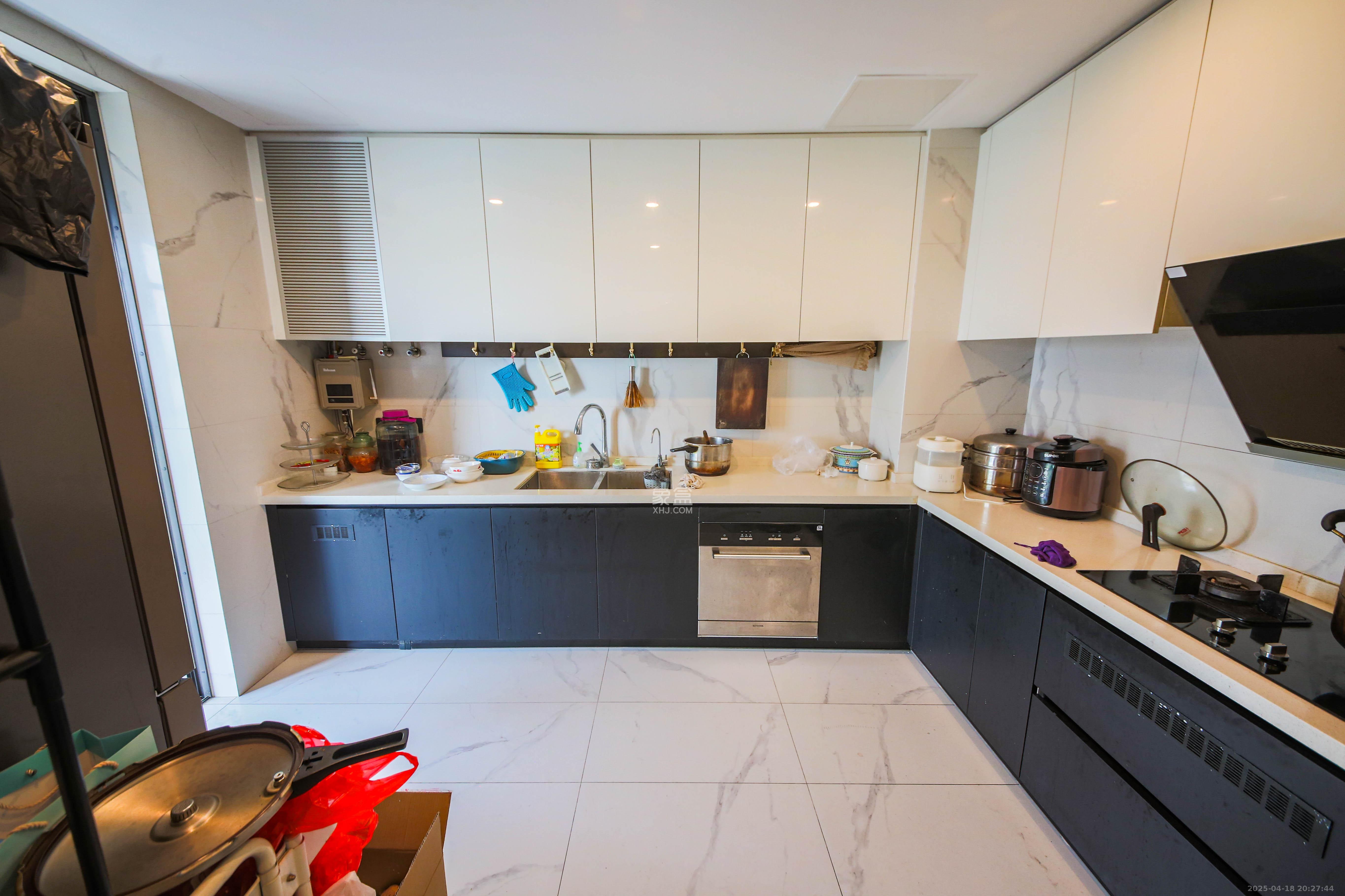 印湘江一期 6室2厅6卫 799.0万 印湘江一期 6室2厅6卫 799.0万厨房