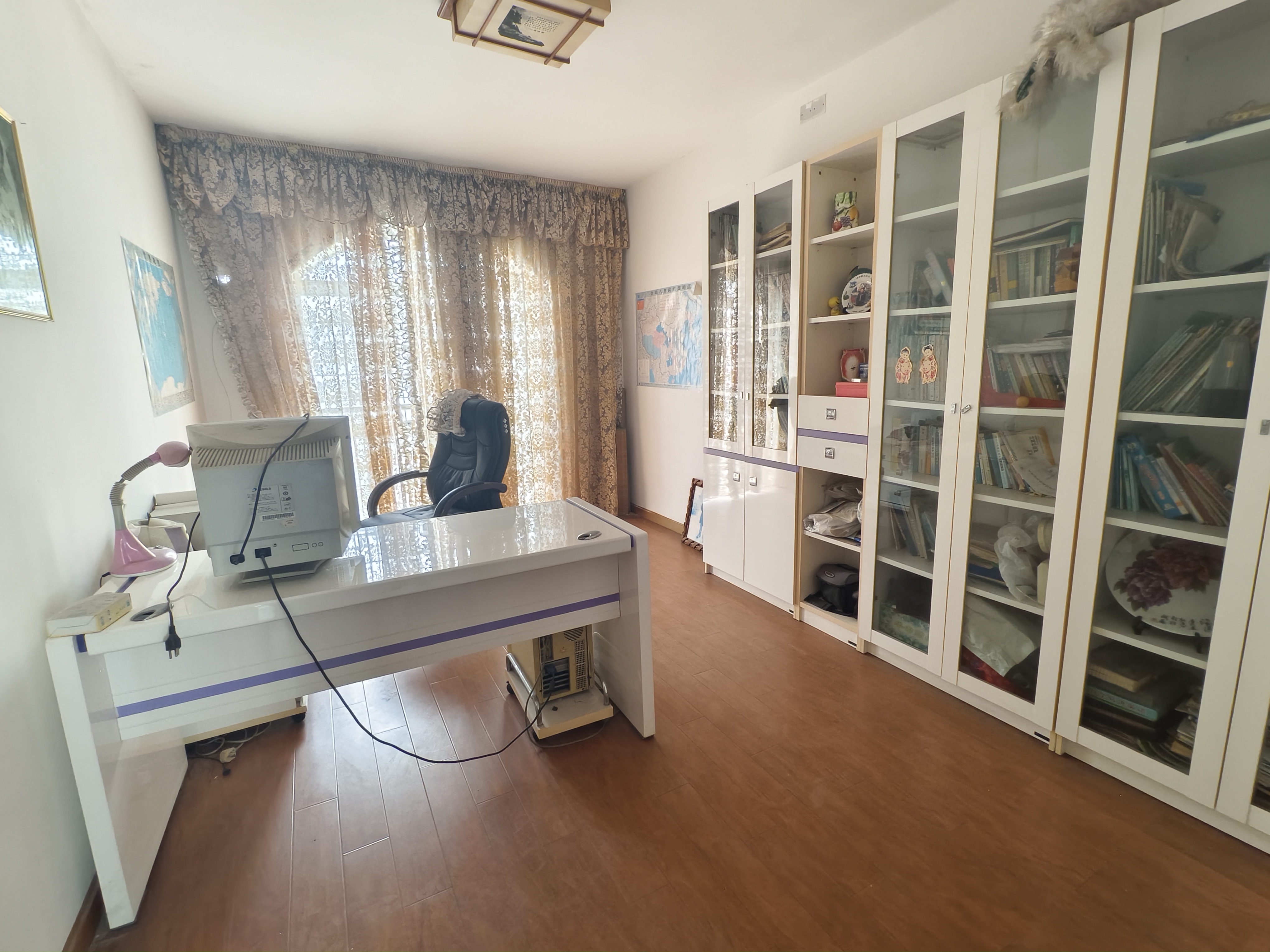 阳光别墅  5室2厅2卫    155.0万 阳光别墅  5室2厅2卫    155.0万客厅