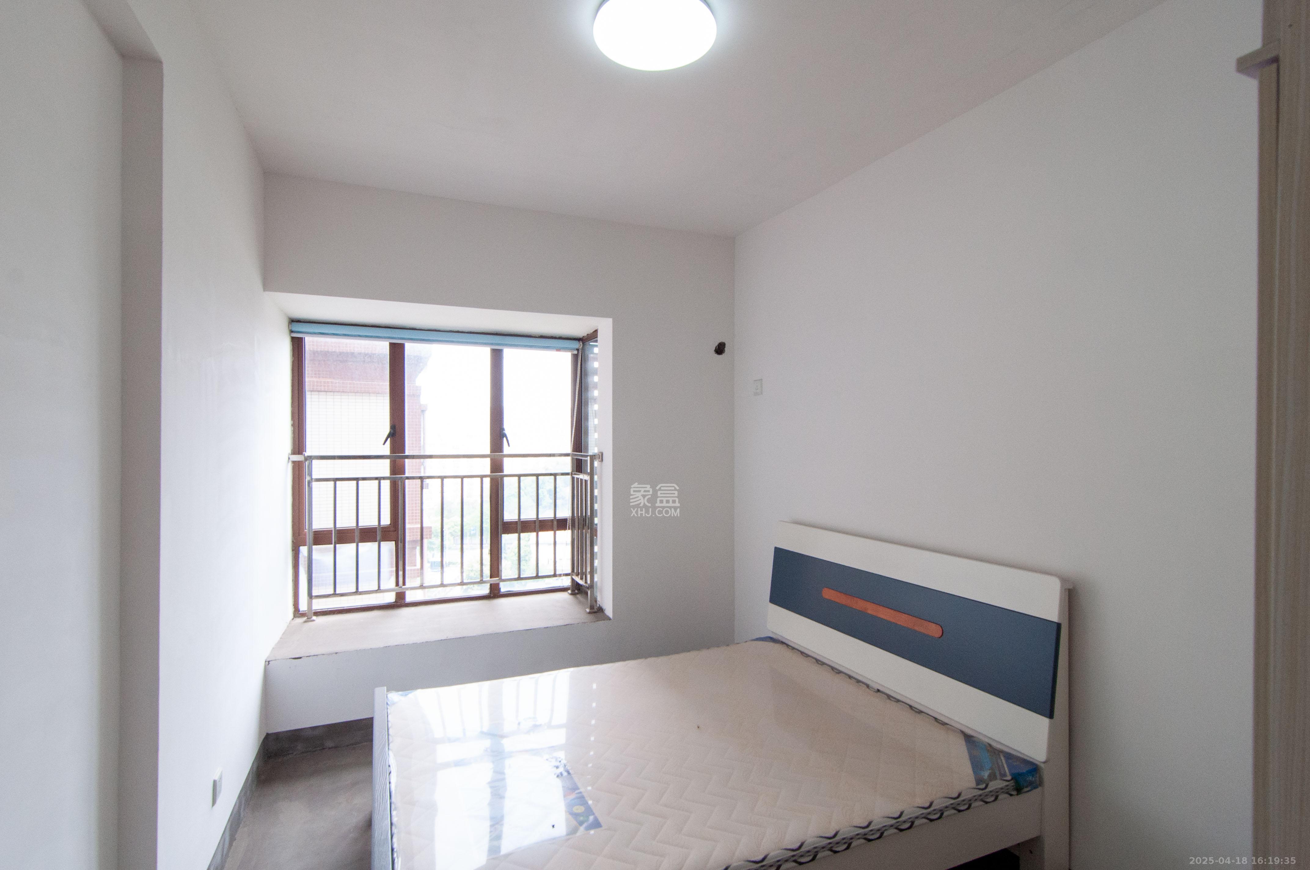 高信向日葵  3室2厅2卫    140.0万其他