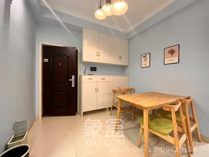 荣悦台  2室2厅1卫    3200.0元/月室内图1