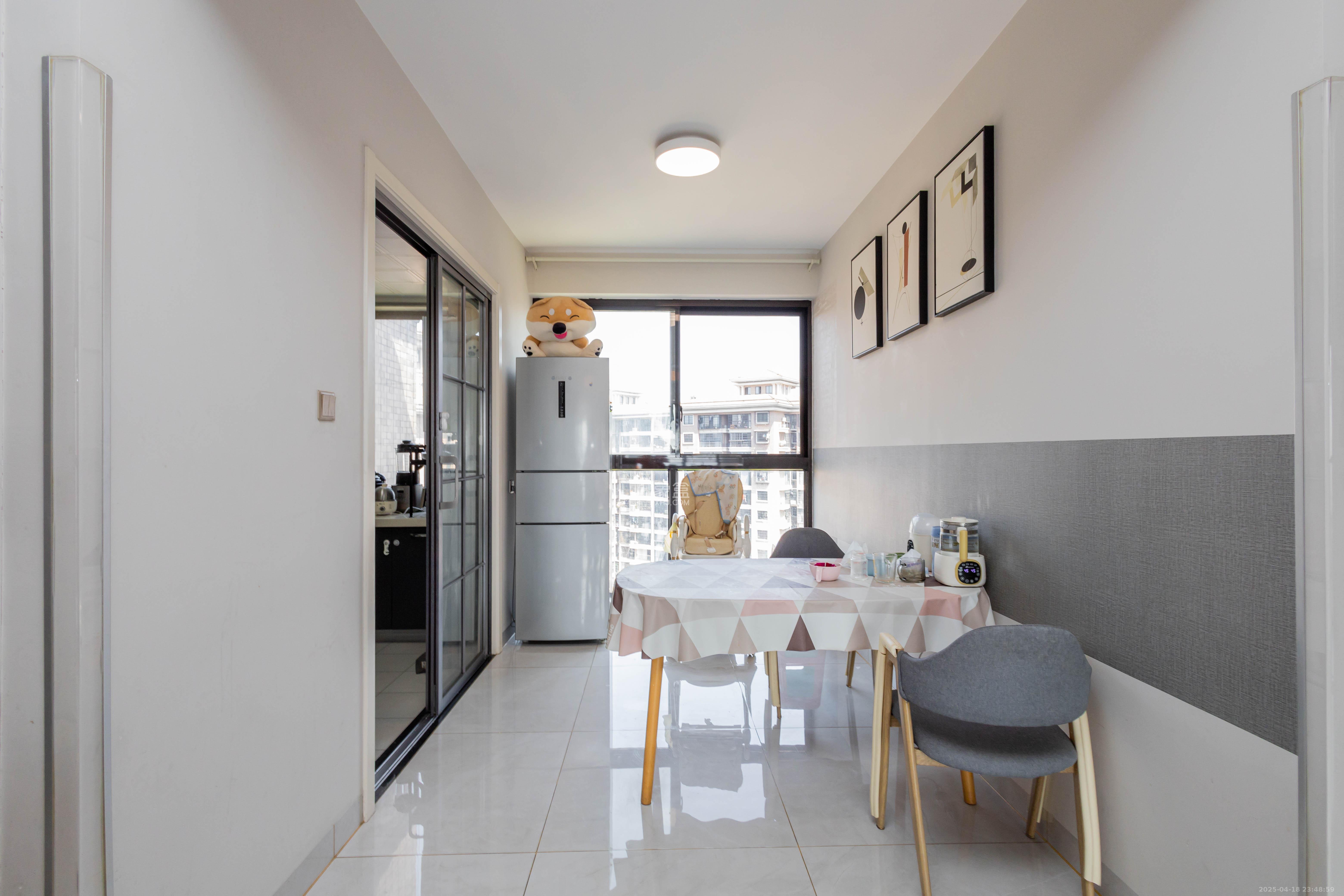 康桥长郡 4室2厅2卫 90.0万 康桥长郡 4室2厅2卫 90.0万客厅