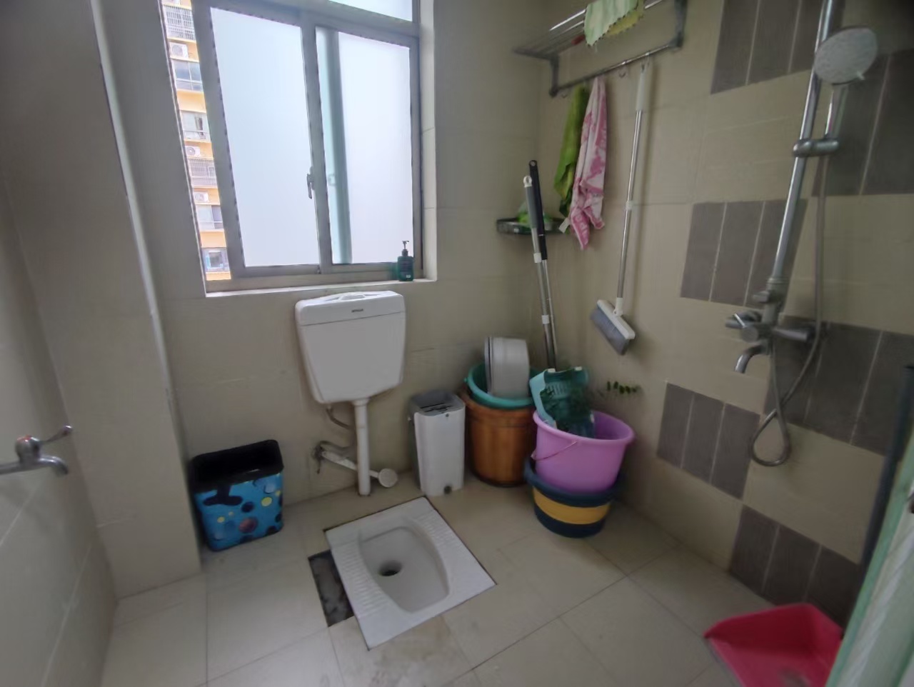 中电怡和苑 4室2厅2卫 2400.0元/月 中电怡和苑 4室2厅2卫 2400.0元/月室内图