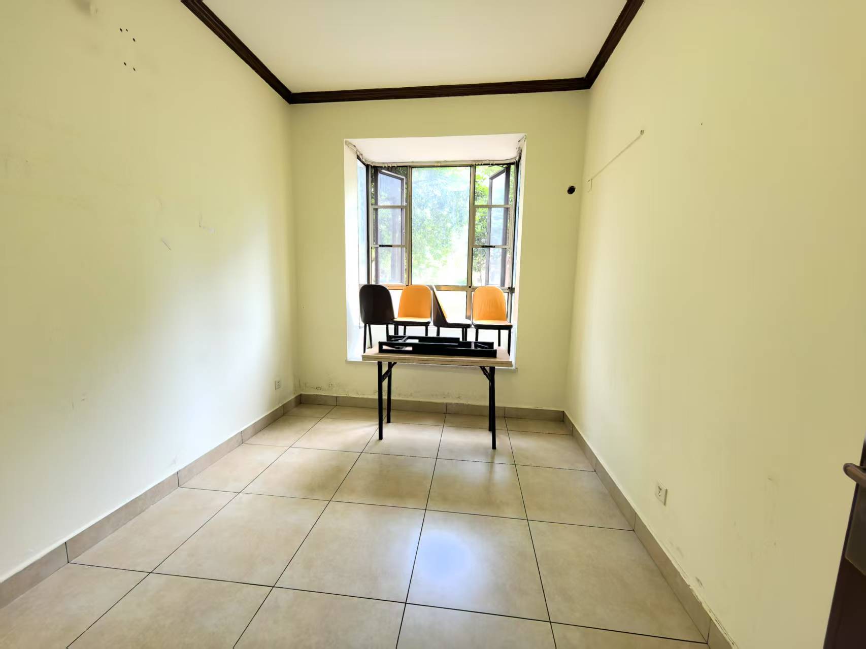 泉海好家园  3室2厅2卫    4000.0元/月 泉海好家园  3室2厅2卫    4000.0元/月室内图