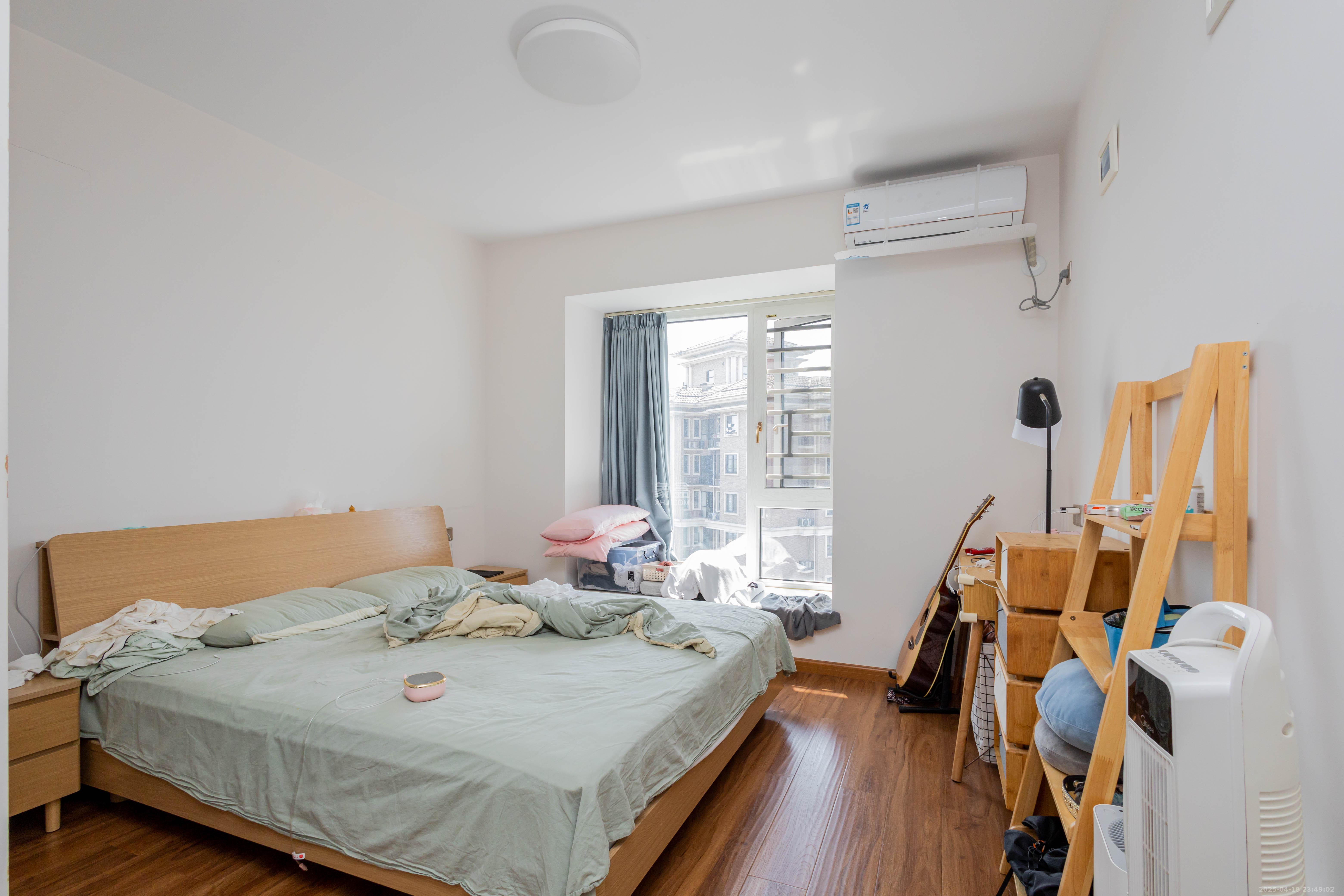 康桥长郡 4室2厅2卫 90.0万 康桥长郡 4室2厅2卫 90.0万卧室