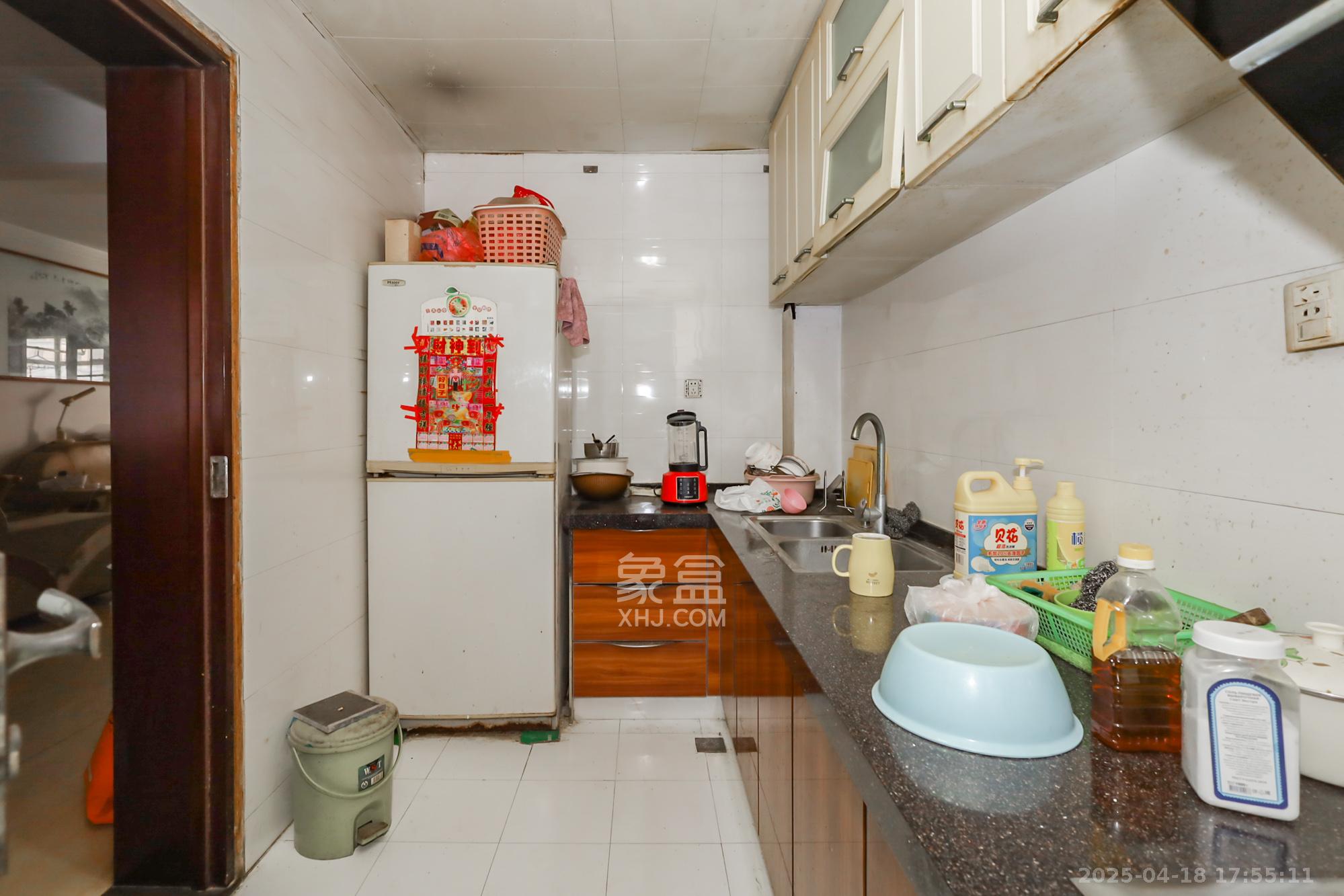 沁园春 4室2厅2卫 158.0万 沁园春 4室2厅2卫 158.0万厨房