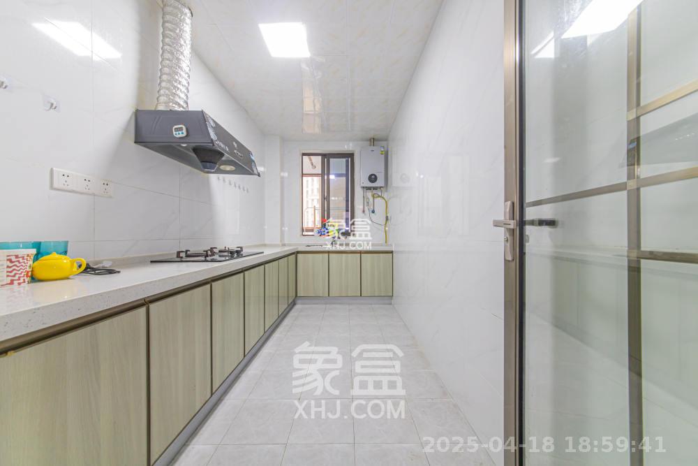鑫远悦城（鑫远悦时代）  4室2厅2卫   4000.00元/月室内图