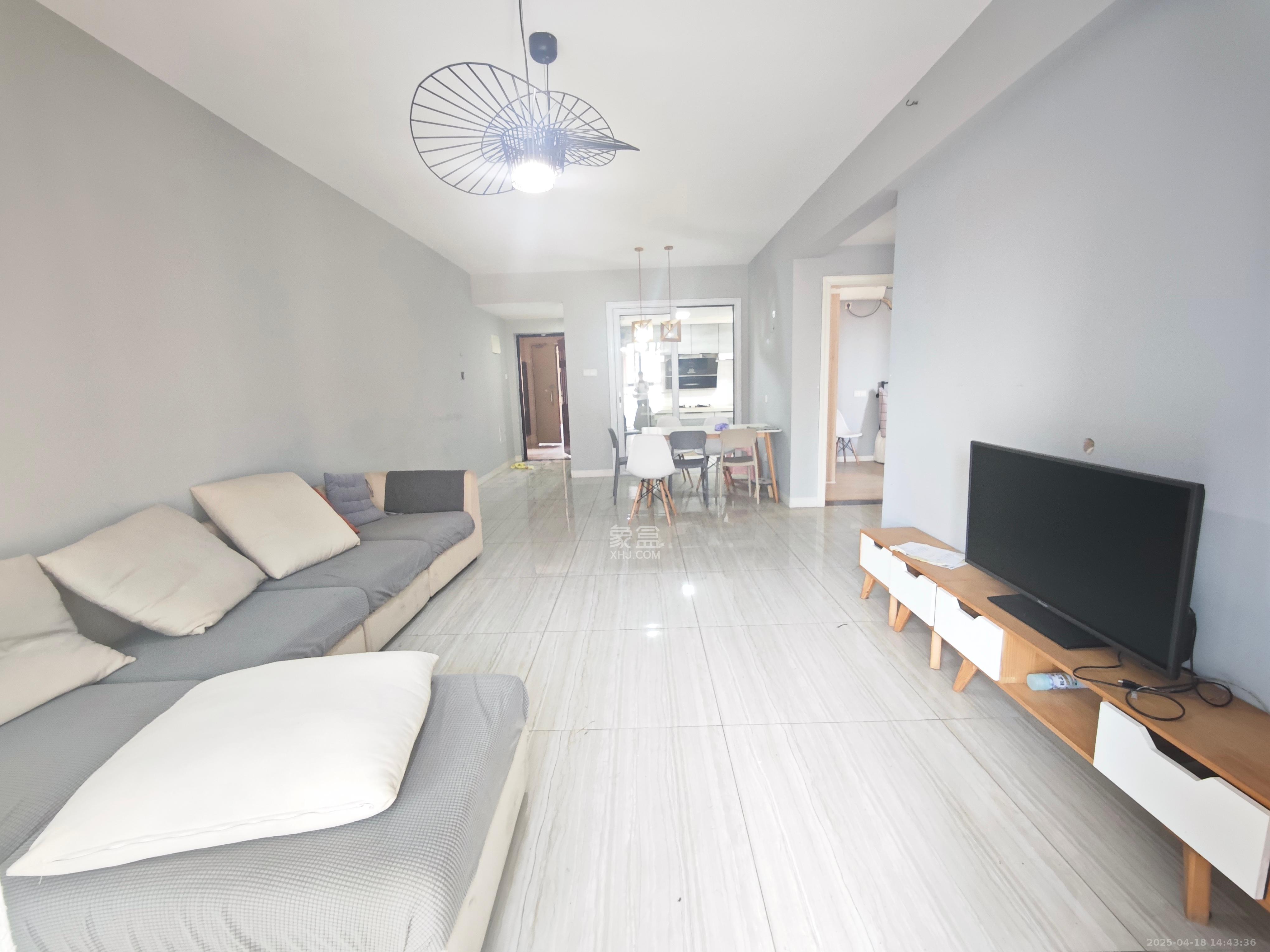 华润凤凰城三期 3室2厅1卫 2200.0元/月 华润凤凰城三期 3室2厅1卫 2200.0元/月室内图