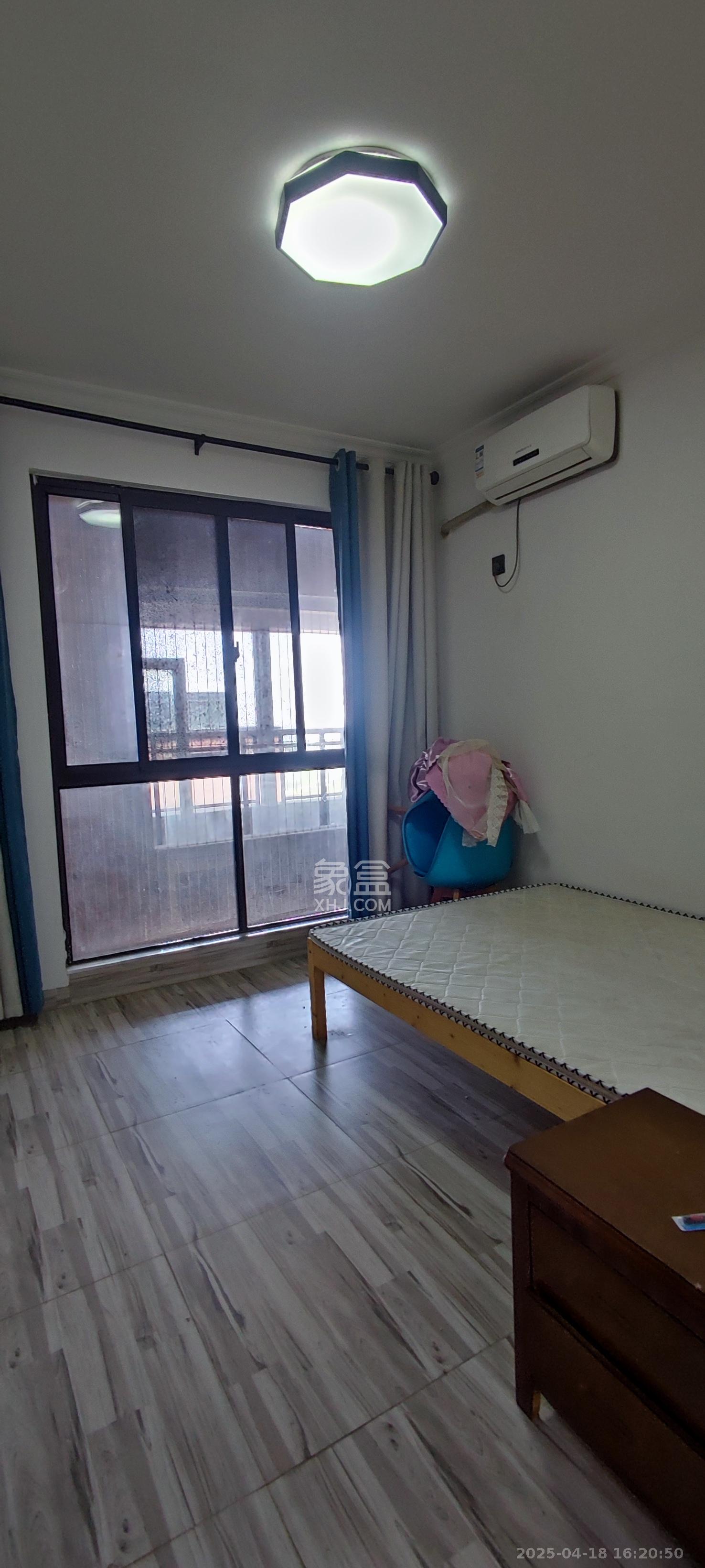 未来漫城 3室2厅2卫 2100.0元/月 未来漫城 3室2厅2卫 2100.0元/月室内图