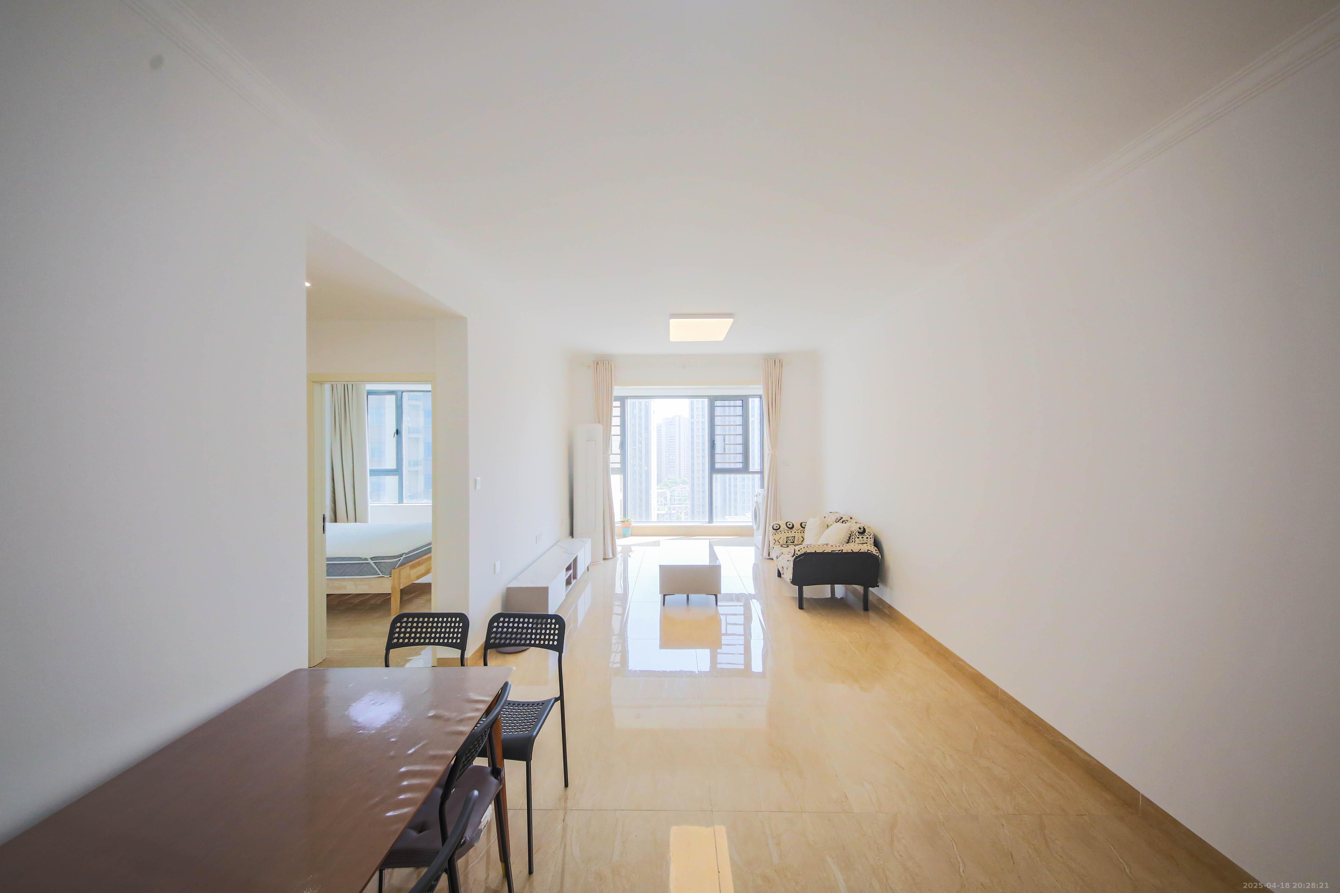 中建钰和城  2室2厅1卫   110.00万客厅