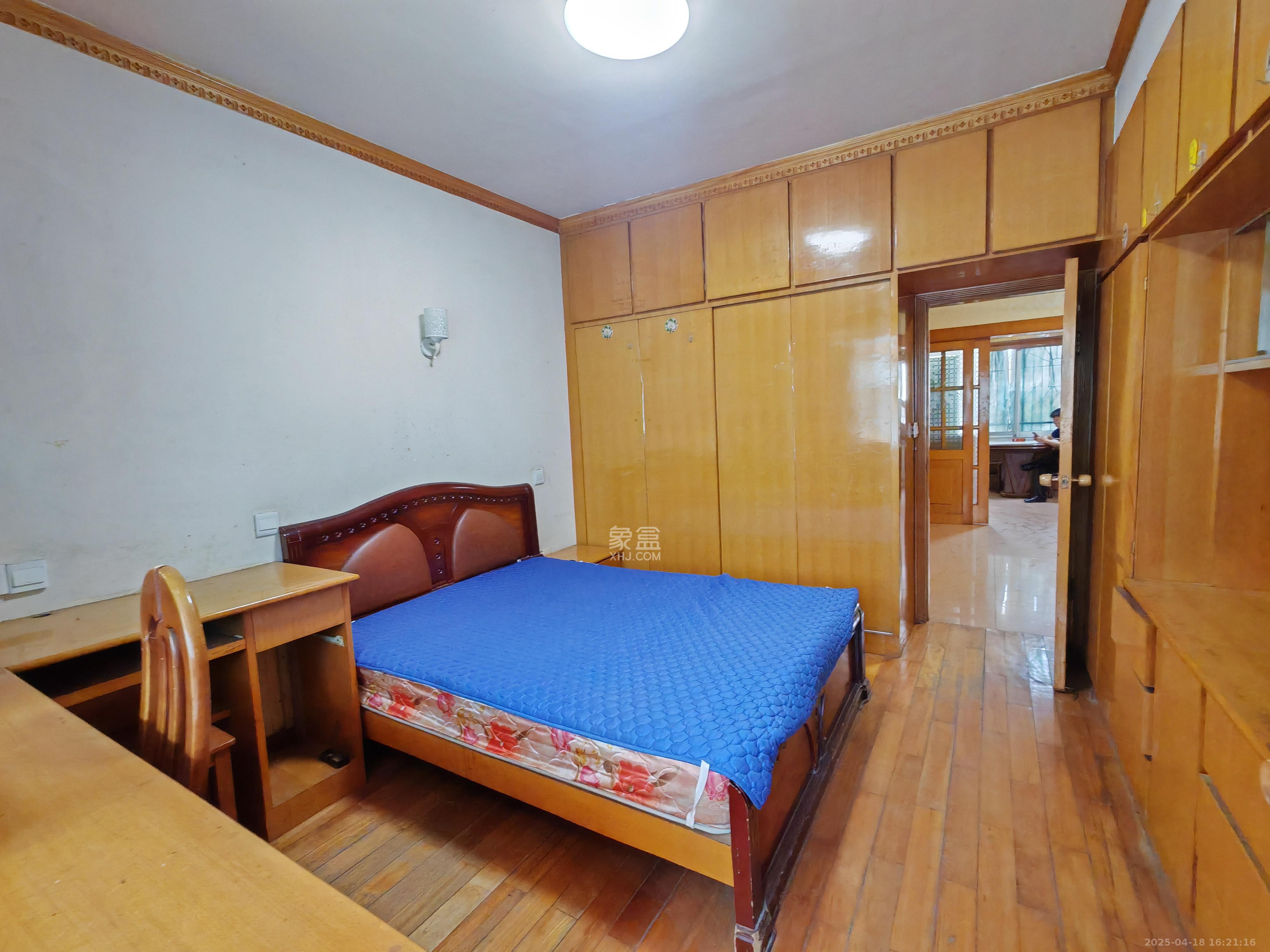 向韶村 1室1厅1卫 2200.0元/月 向韶村 1室1厅1卫 2200.0元/月室内图