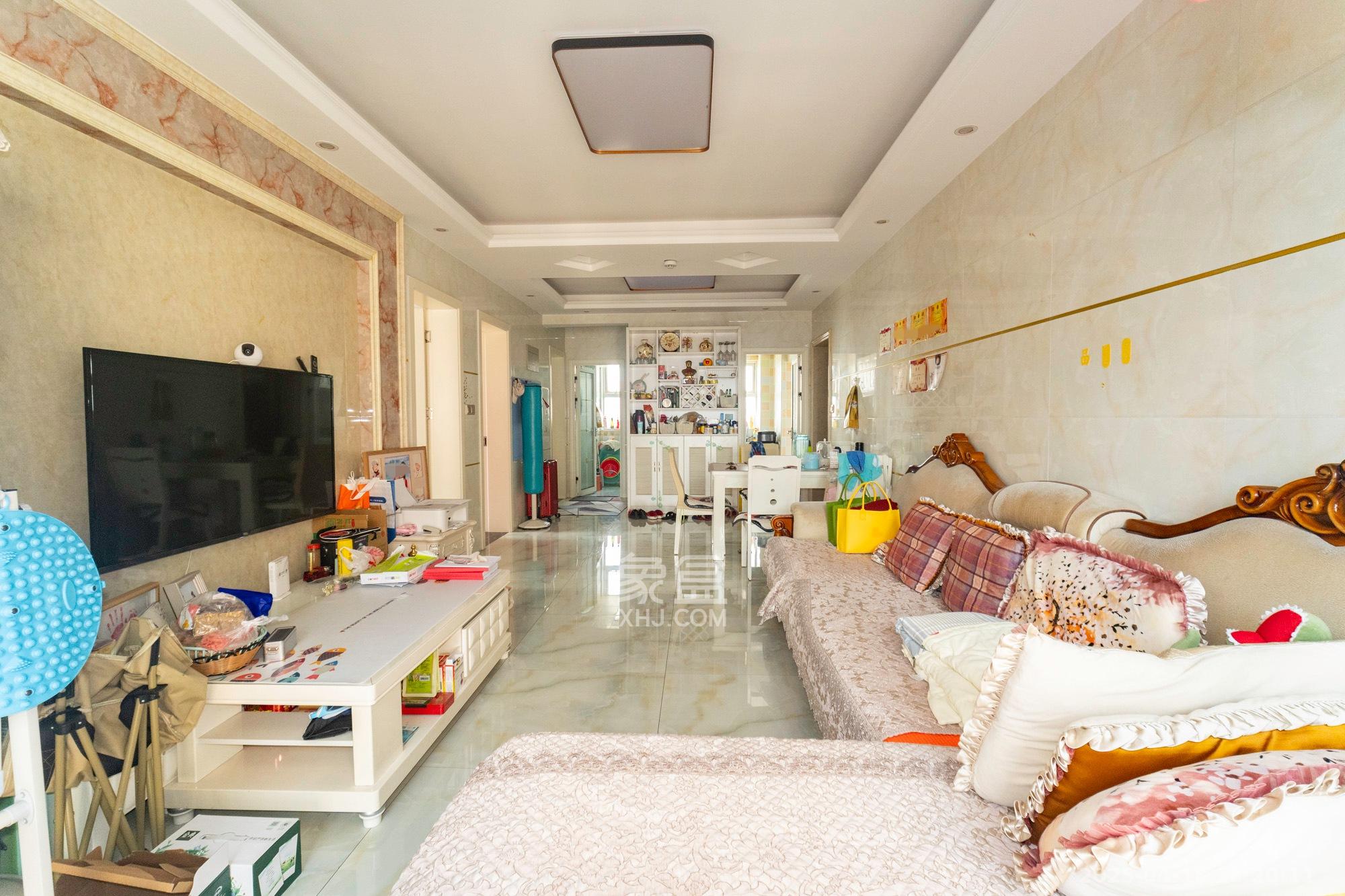 金科时代中心 3室2厅2卫 78.8万 金科时代中心 3室2厅2卫 78.8万客厅