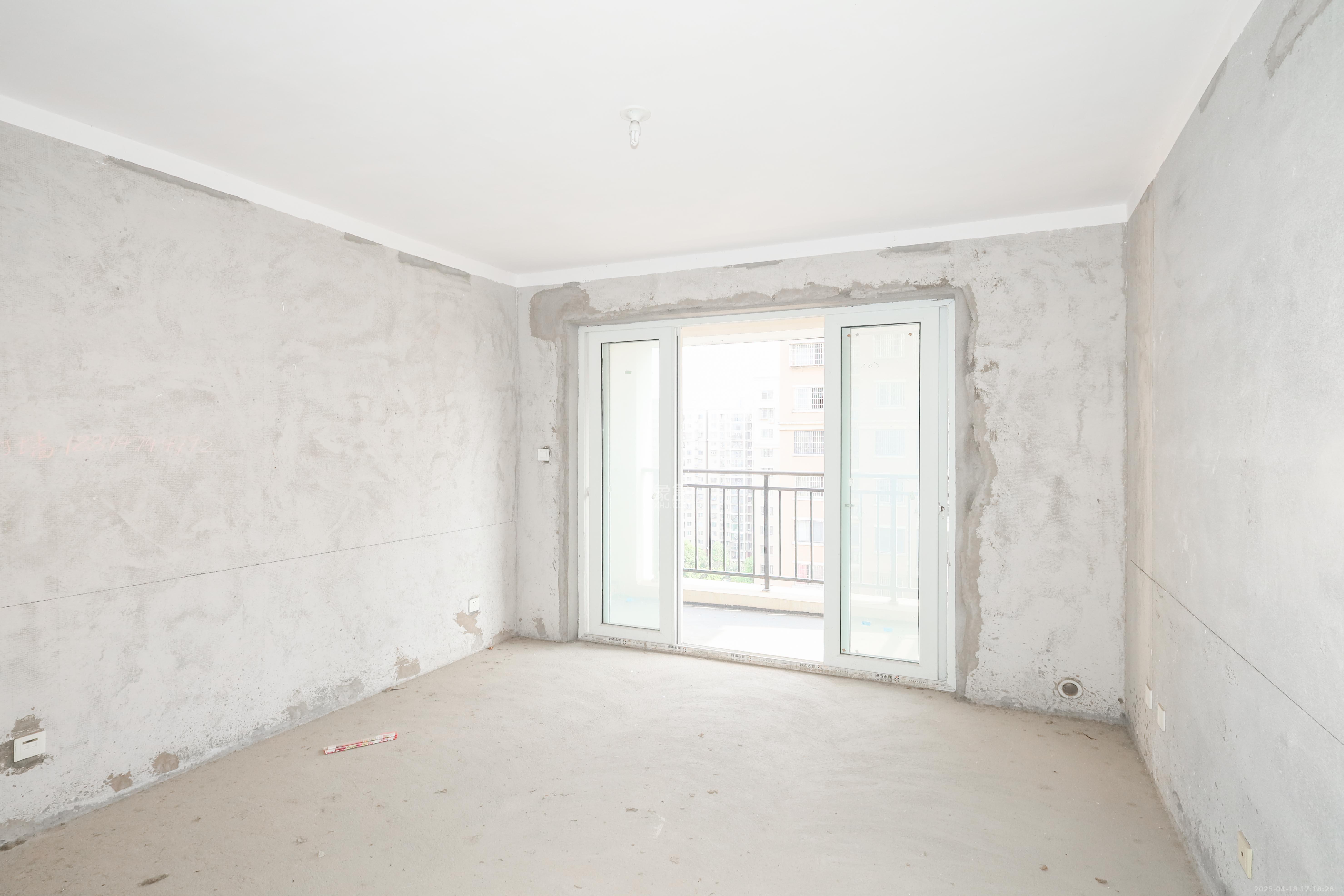 和润园一、二期  2室2厅1卫    43.0万 和润园一、二期  2室2厅1卫    43.0万客厅