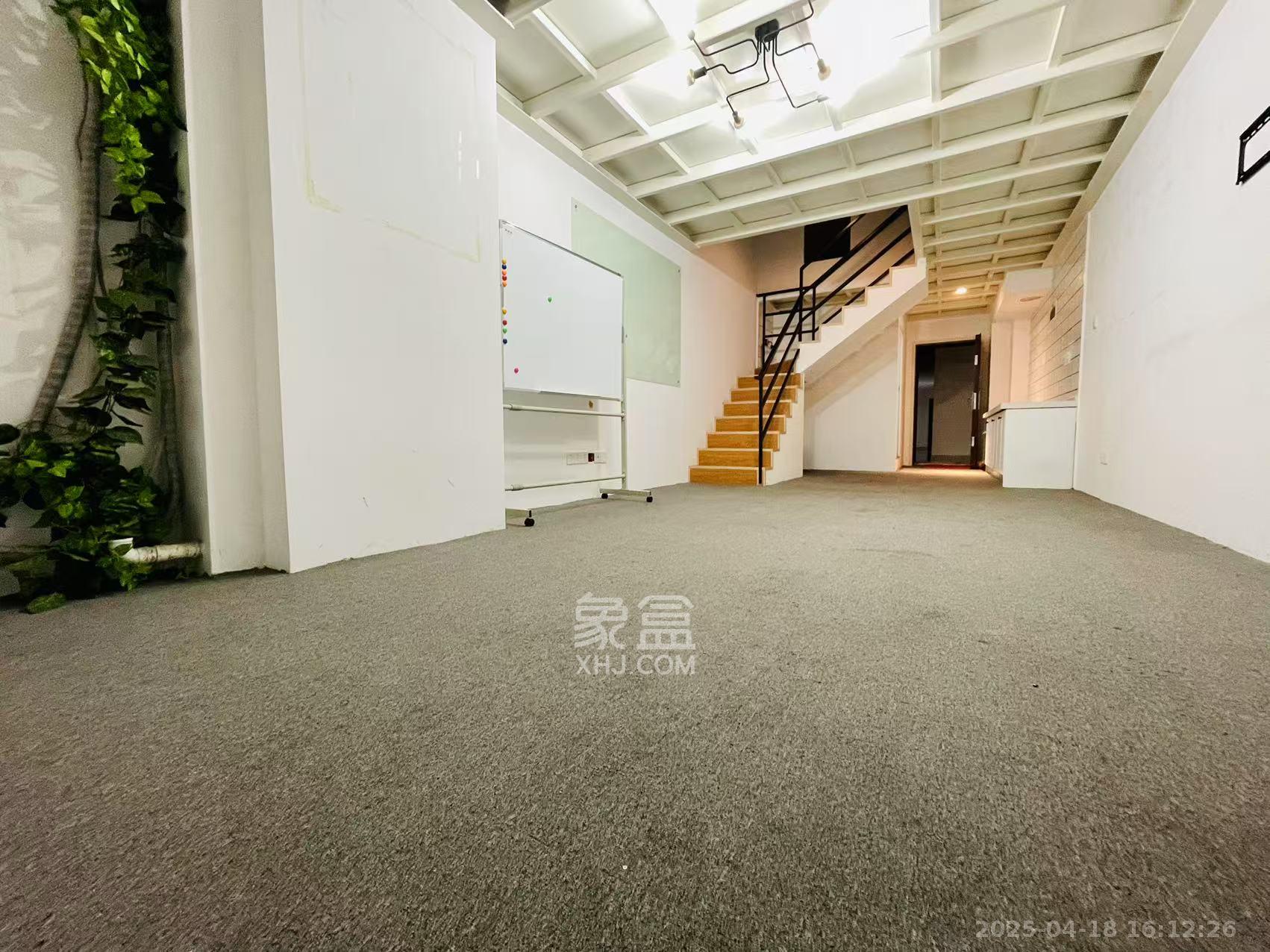 长城万富汇  2室2厅1卫    2380.0元/月 长城万富汇  2室2厅1卫    2380.0元/月室内图