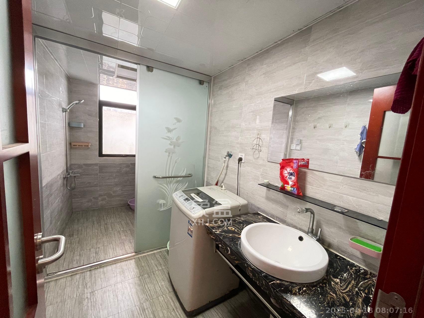 中南红领邦(红星嘉和苑) 3室1厅2卫 2600.0元/月 中南红领邦(红星嘉和苑) 3室1厅2卫 2600.0元/月室内图