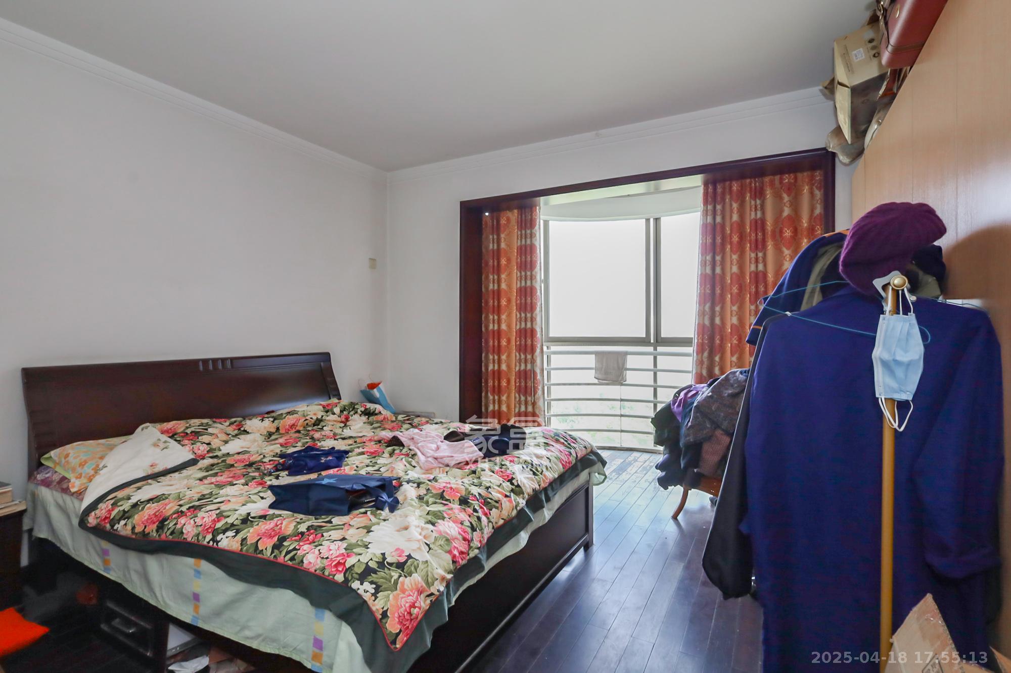 沁园春 4室2厅2卫 158.0万 沁园春 4室2厅2卫 158.0万卧室