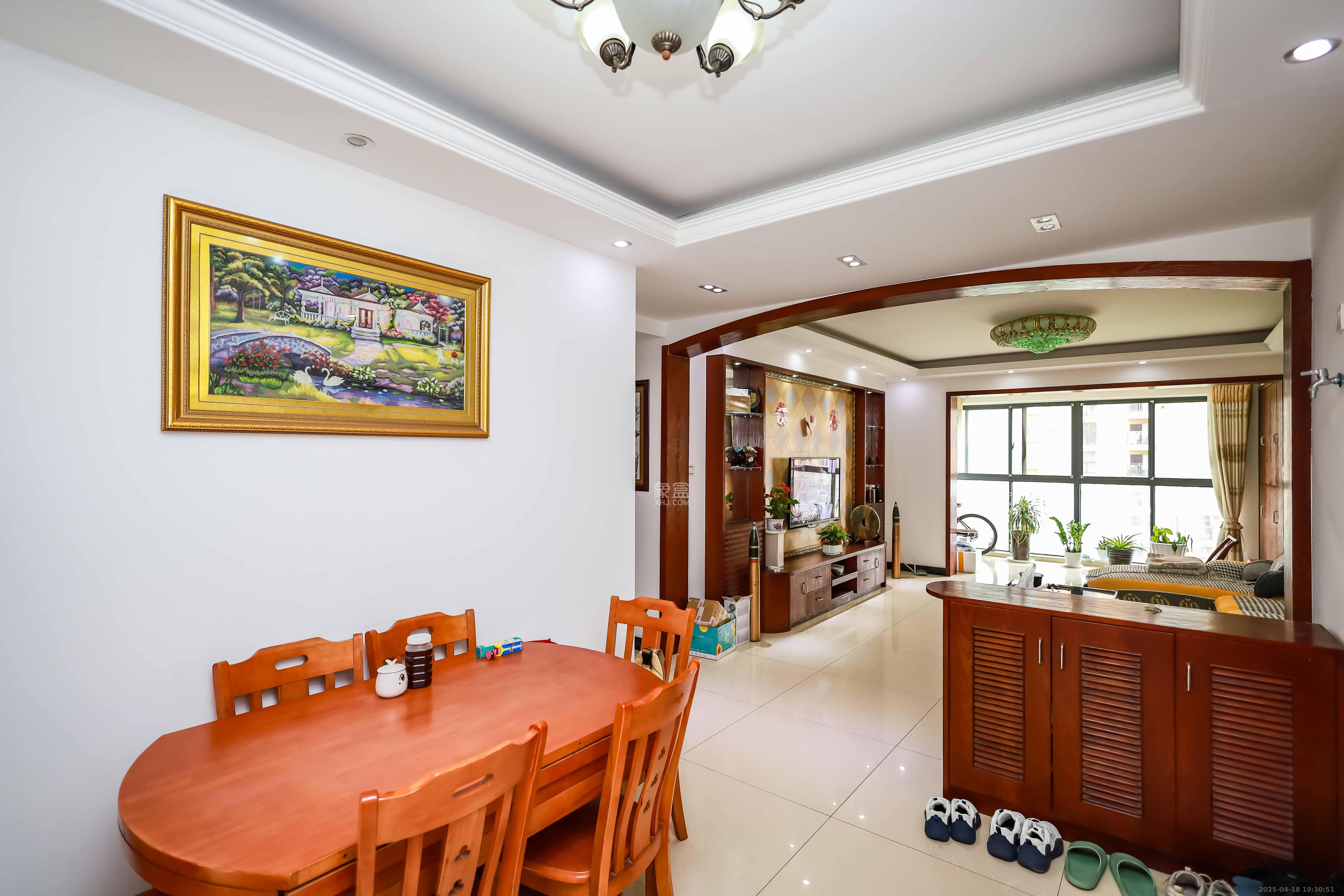 北京御园一二期(国泰嘉园) 4室2厅2卫 165.0万 北京御园一二期(国泰嘉园) 4室2厅2卫 165.0万客厅