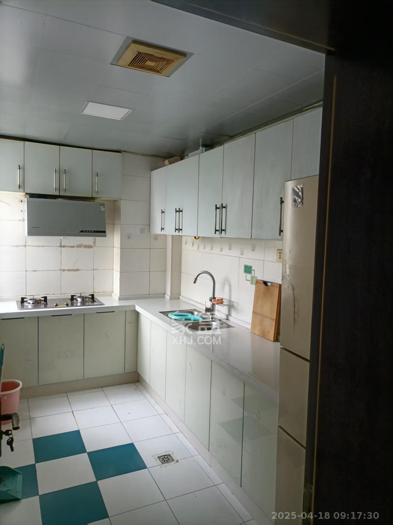 金帆江滨玫瑰园 3室2厅1卫 2500.0元/月 金帆江滨玫瑰园 3室2厅1卫 2500.0元/月室内图