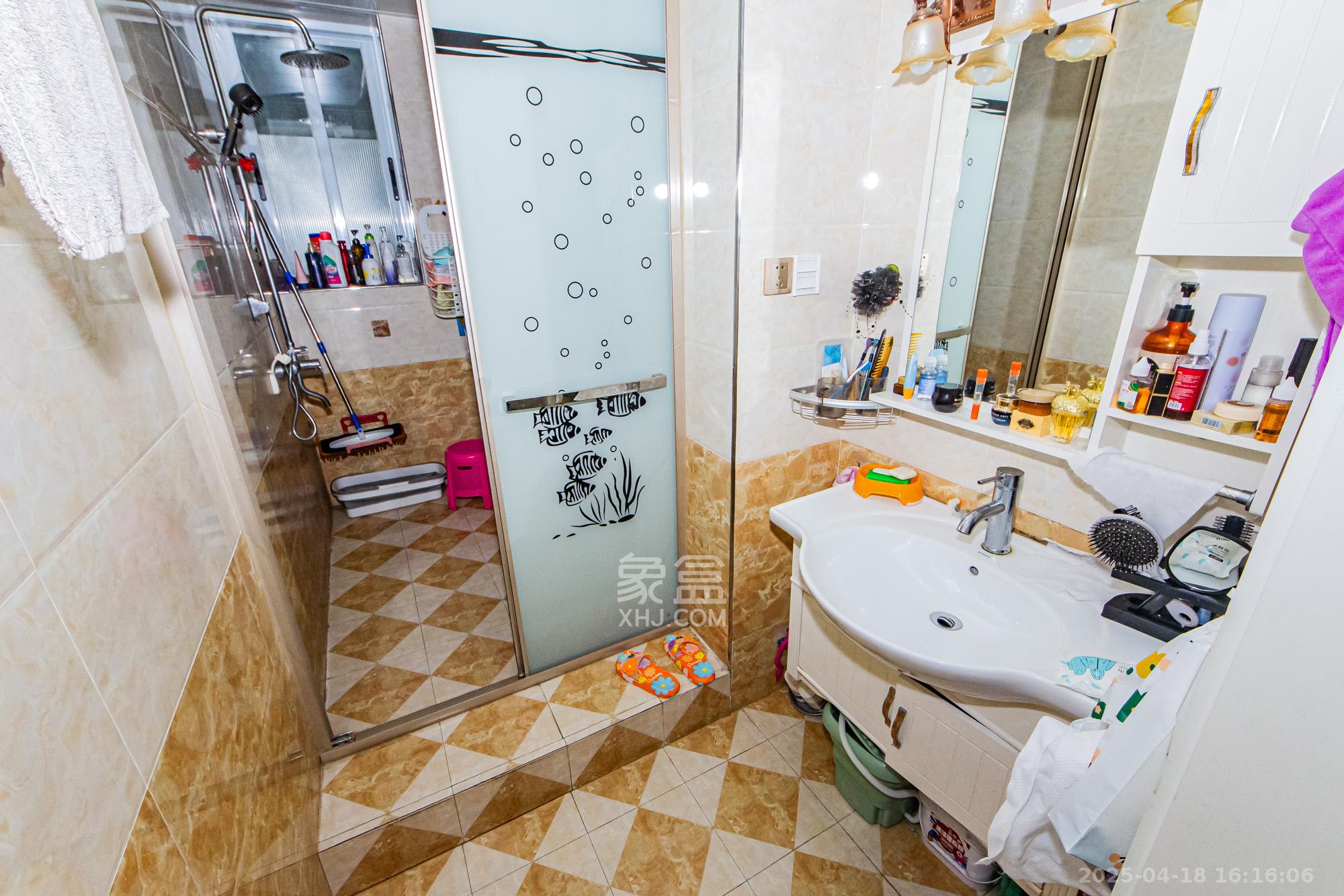 湘江世纪城聚江苑 4室2厅2卫 195.0万 湘江世纪城聚江苑 4室2厅2卫 195.0万卫生间