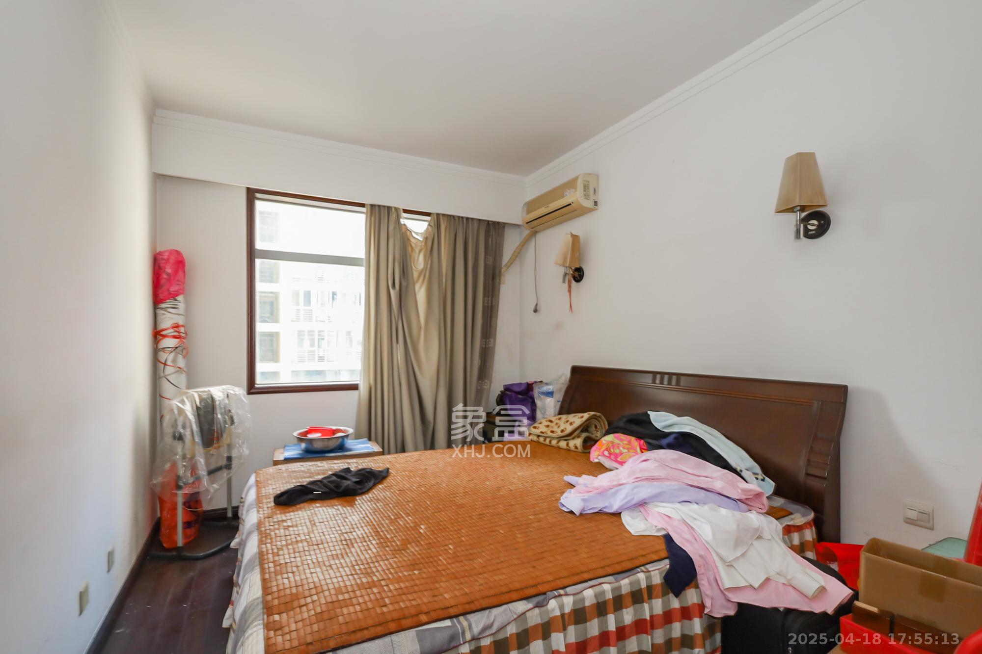 沁园春 4室2厅2卫 158.0万 沁园春 4室2厅2卫 158.0万卧室