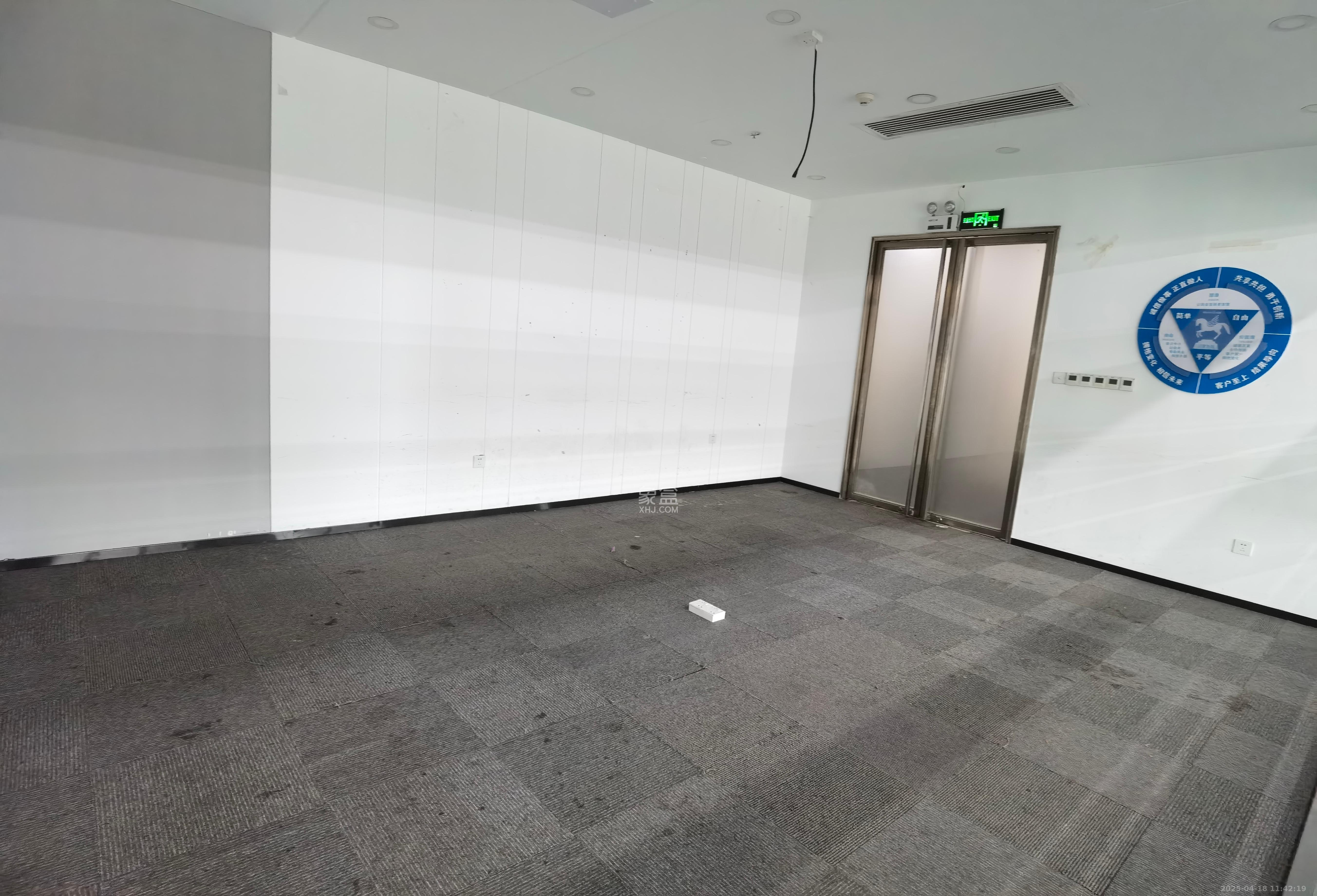 保利国际广场   326.0㎡     15000.00元/月室内图