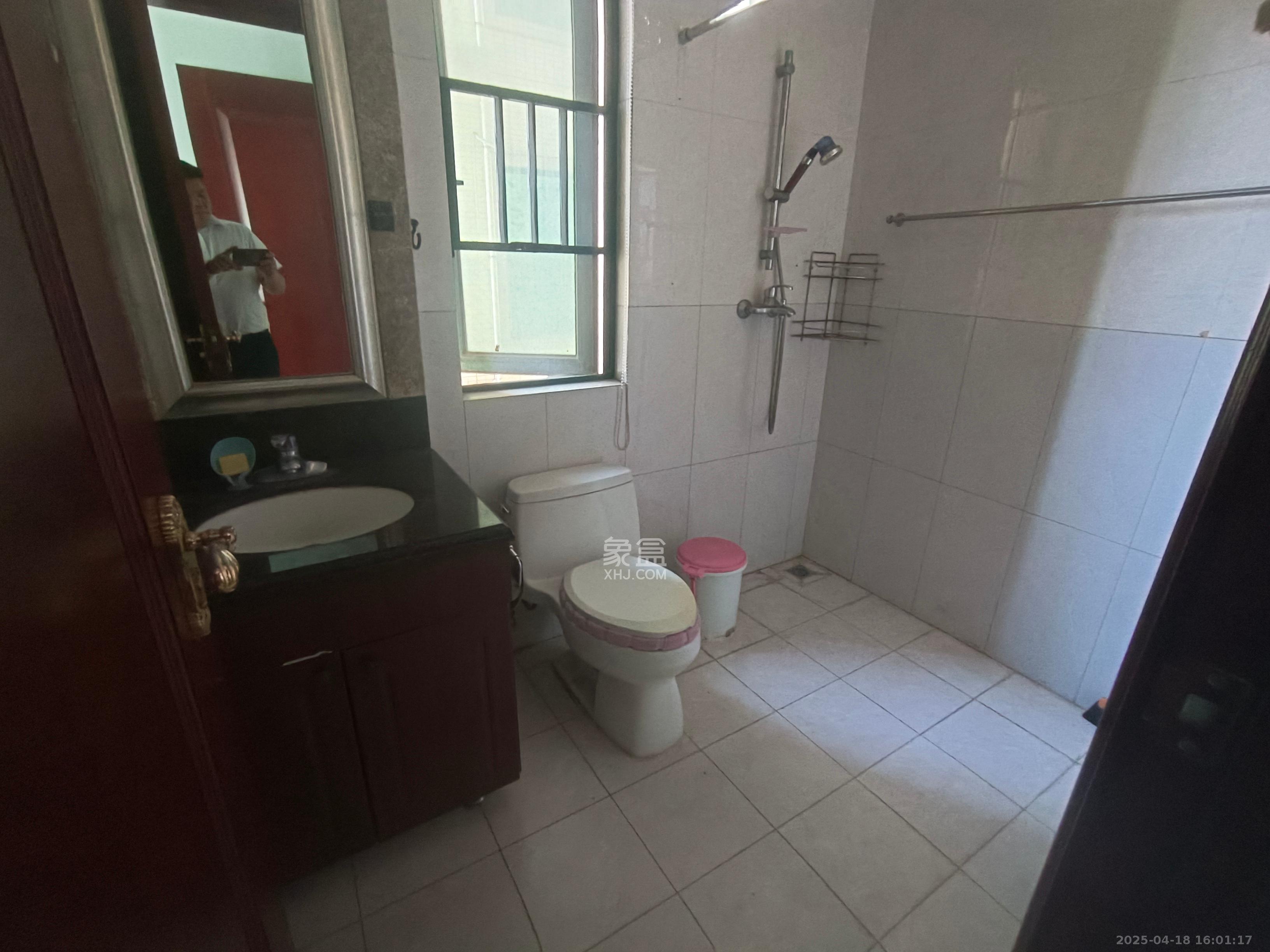 恒大名都  3室2厅2卫    1800.0元/月室内图