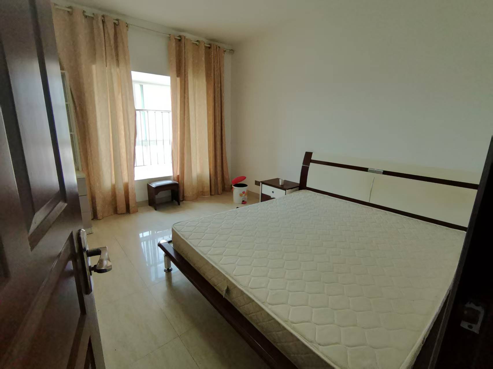 法苑里  3室2厅1卫   3400.00元/月户型图