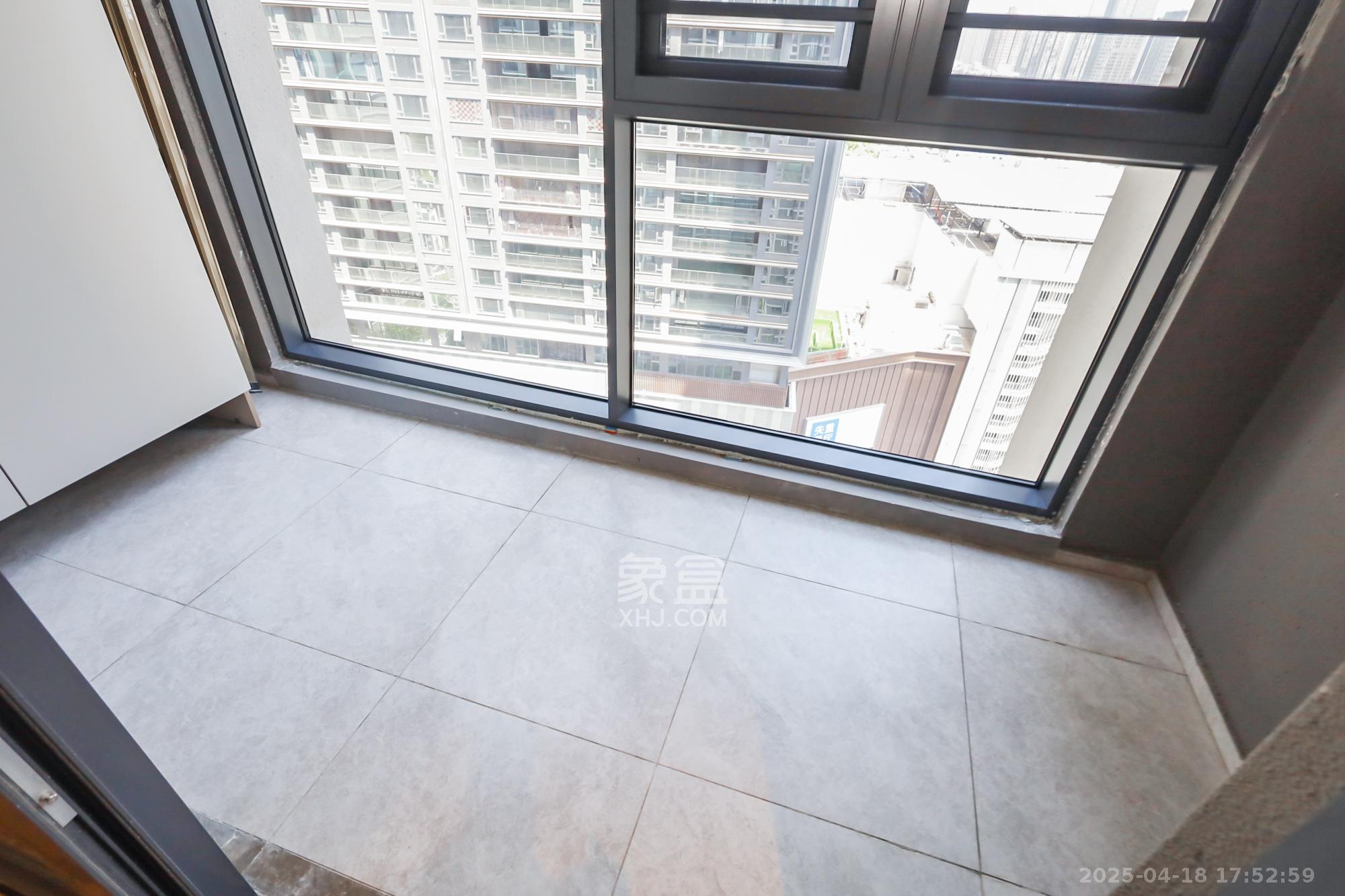 长沙悦府(华润万象城)  4室2厅3卫    618.0万 长沙悦府(华润万象城)  4室2厅3卫    618.0万阳台