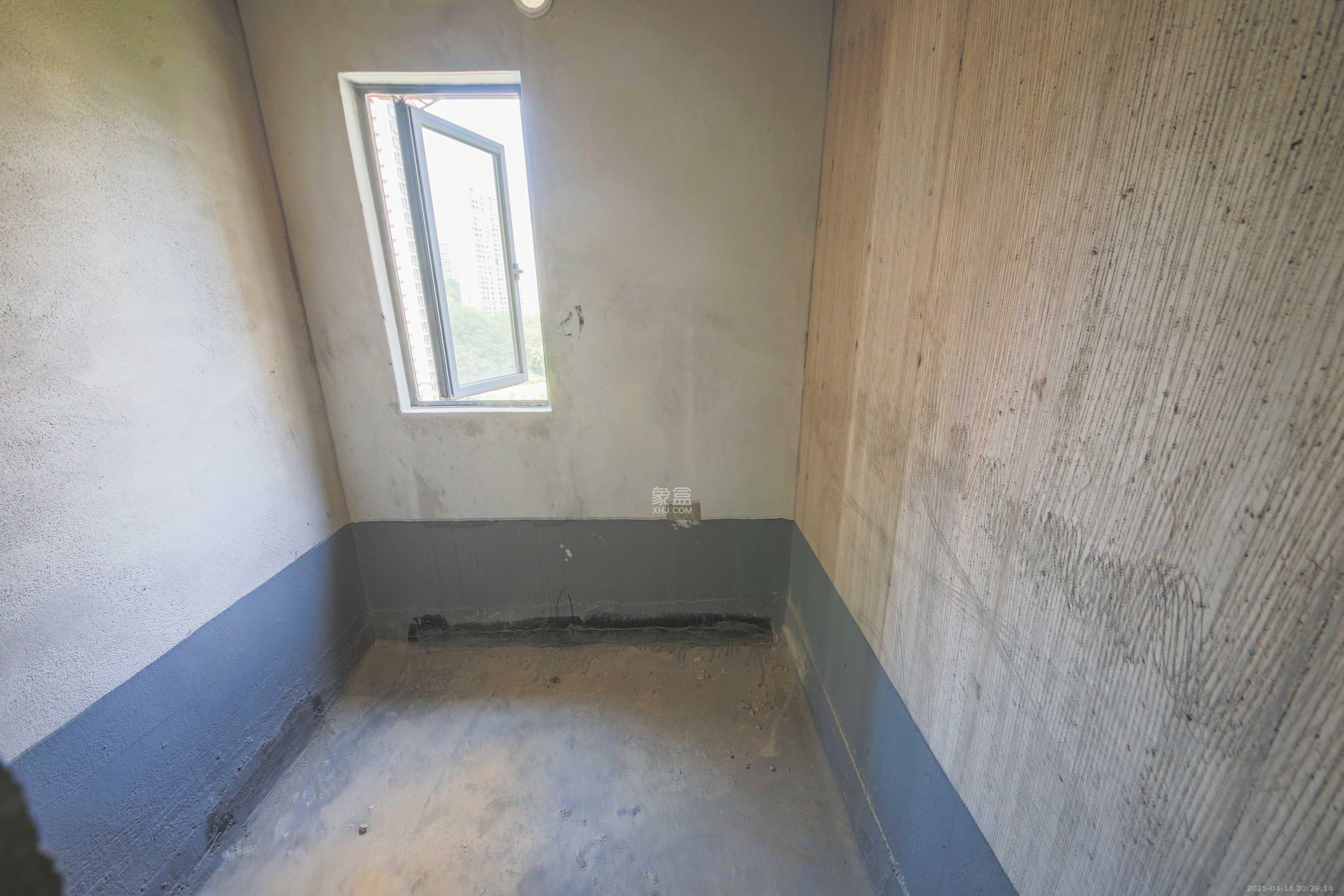 中建钰和城  4室2厅2卫   172.00万卫生间