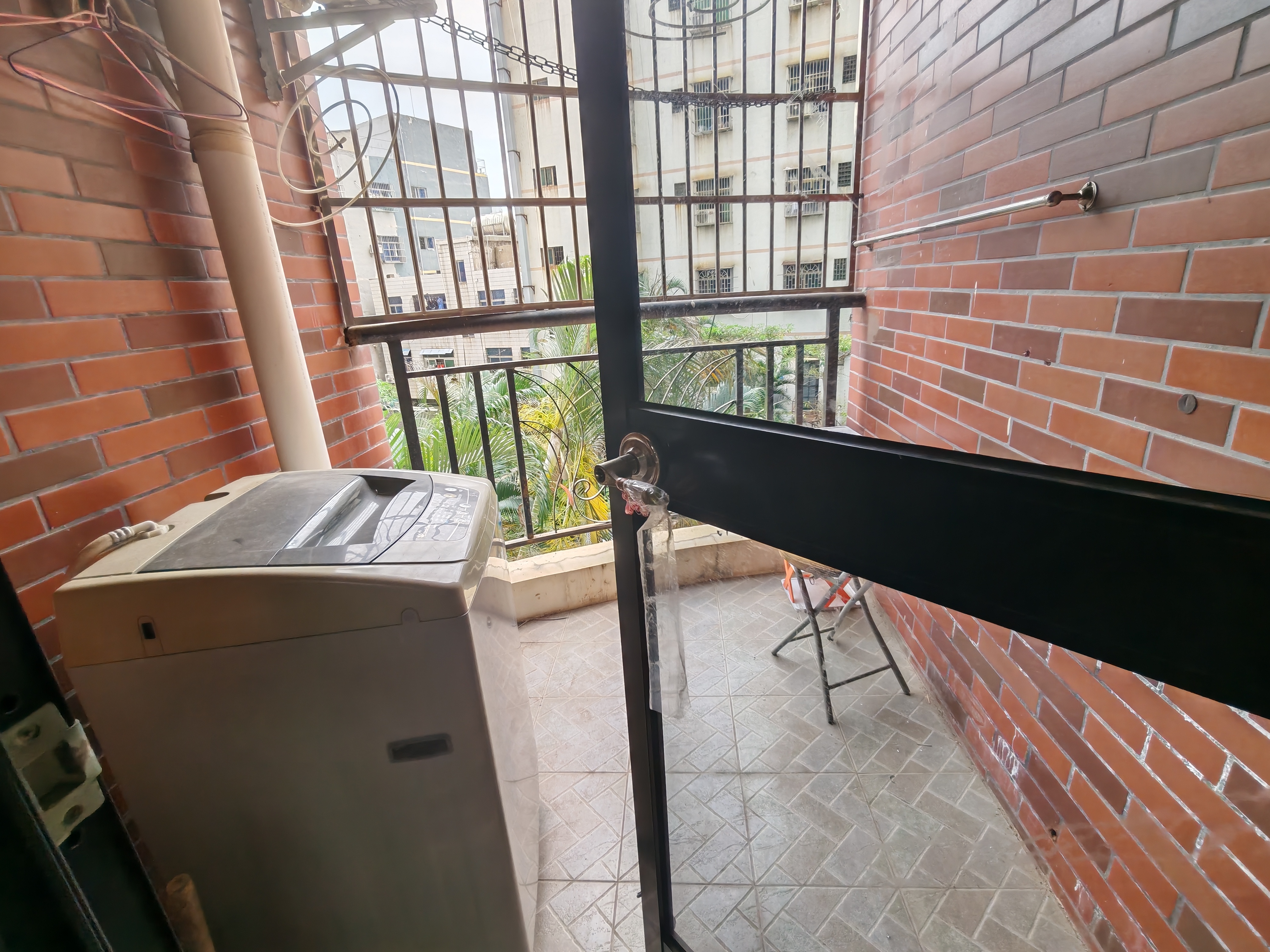 四季华庭龙城  1室1厅1卫    1500.0元/月室内图