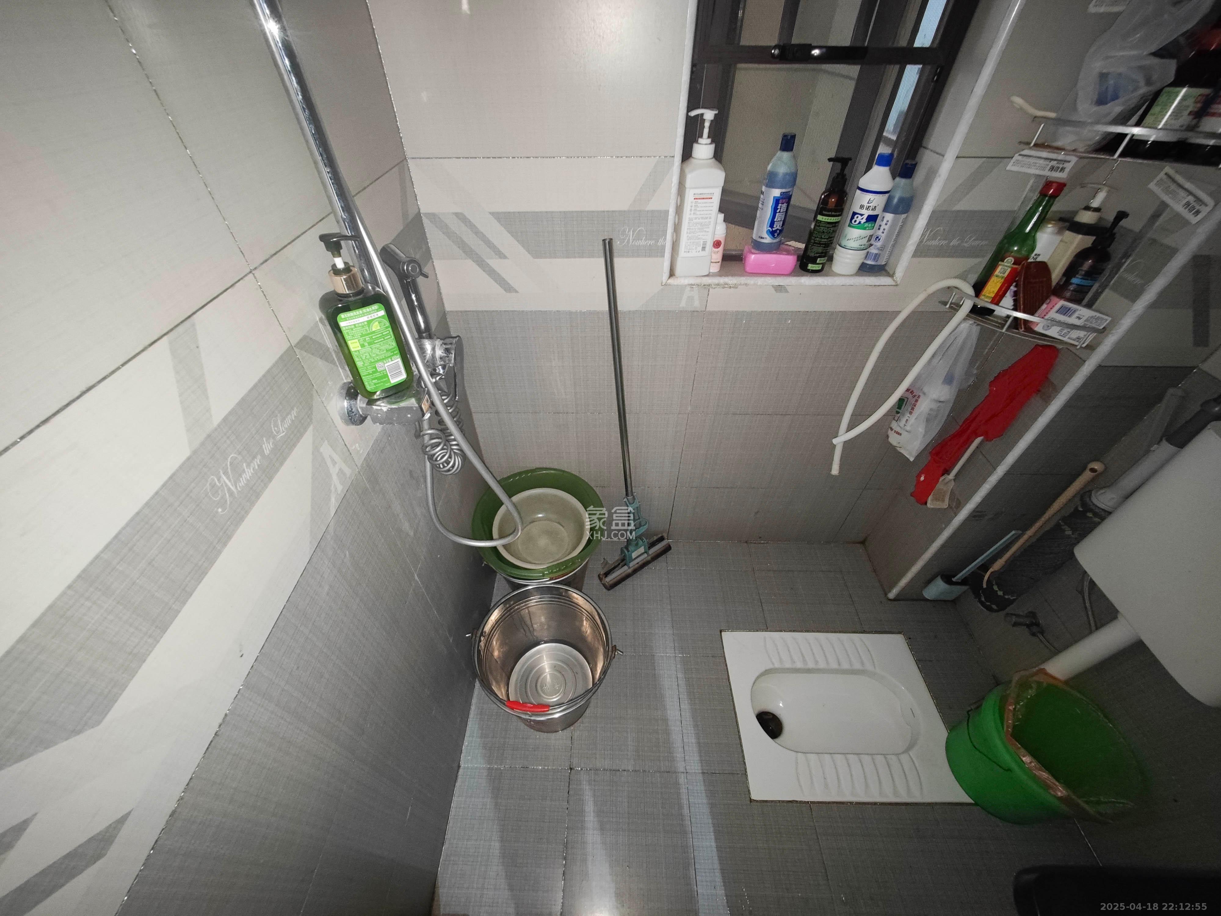 保利东郡  3室2厅2卫    101.0万 保利东郡  3室2厅2卫    101.0万卫生间