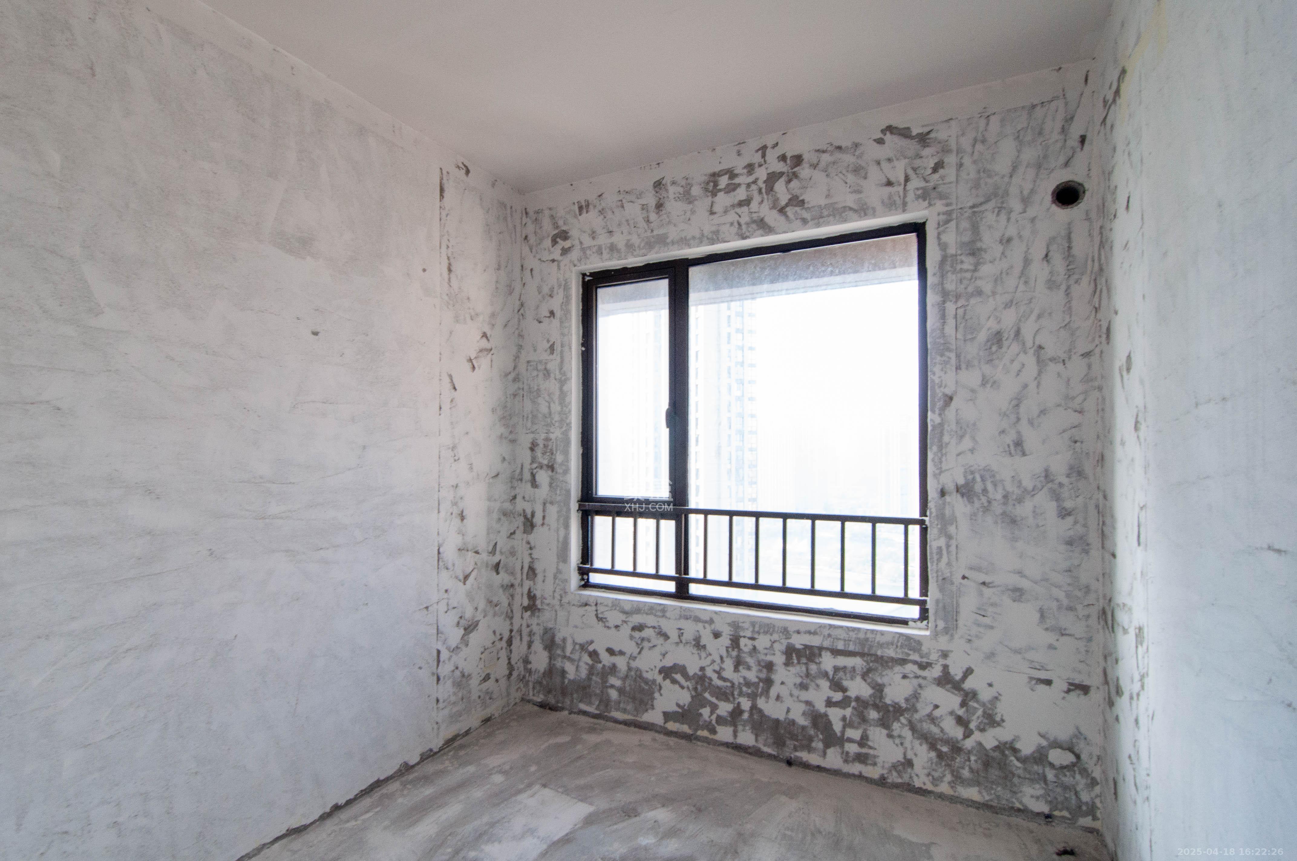 金茂梅溪湖  4室2厅1卫    258.0万其他