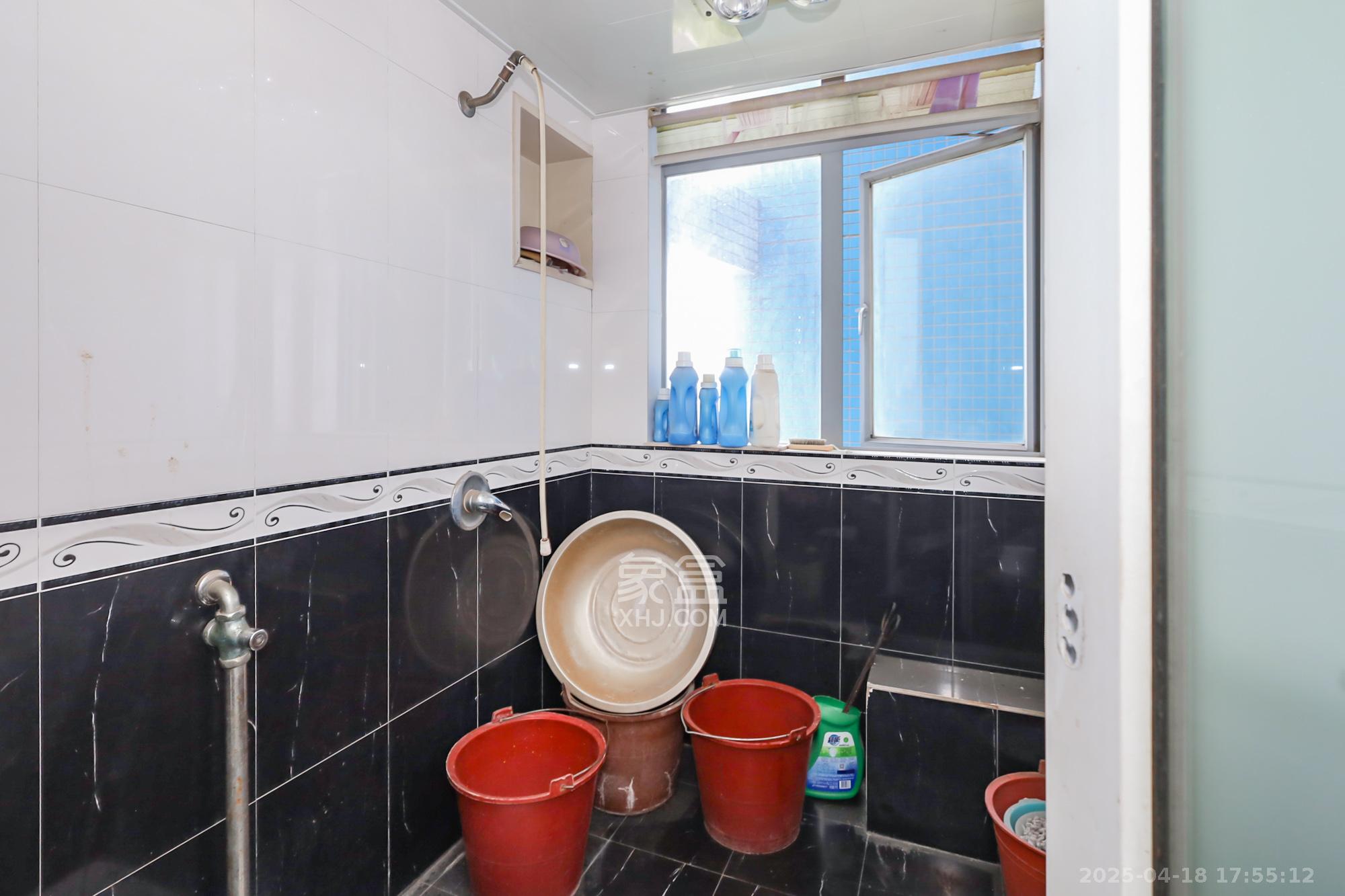 沁园春 4室2厅2卫 158.0万 沁园春 4室2厅2卫 158.0万卫生间