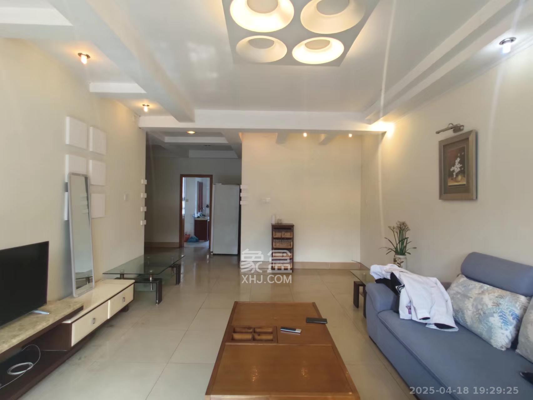 芙蓉电器城  3室1厅1卫    2200.0元/月 芙蓉电器城  3室1厅1卫    2200.0元/月