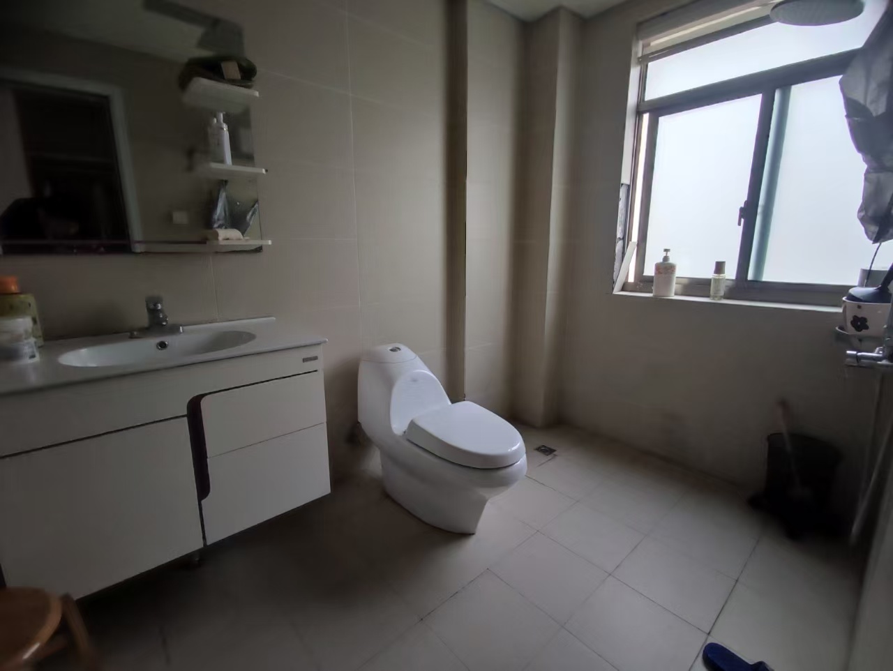 中电怡和苑 4室2厅2卫 2400.0元/月 中电怡和苑 4室2厅2卫 2400.0元/月室内图