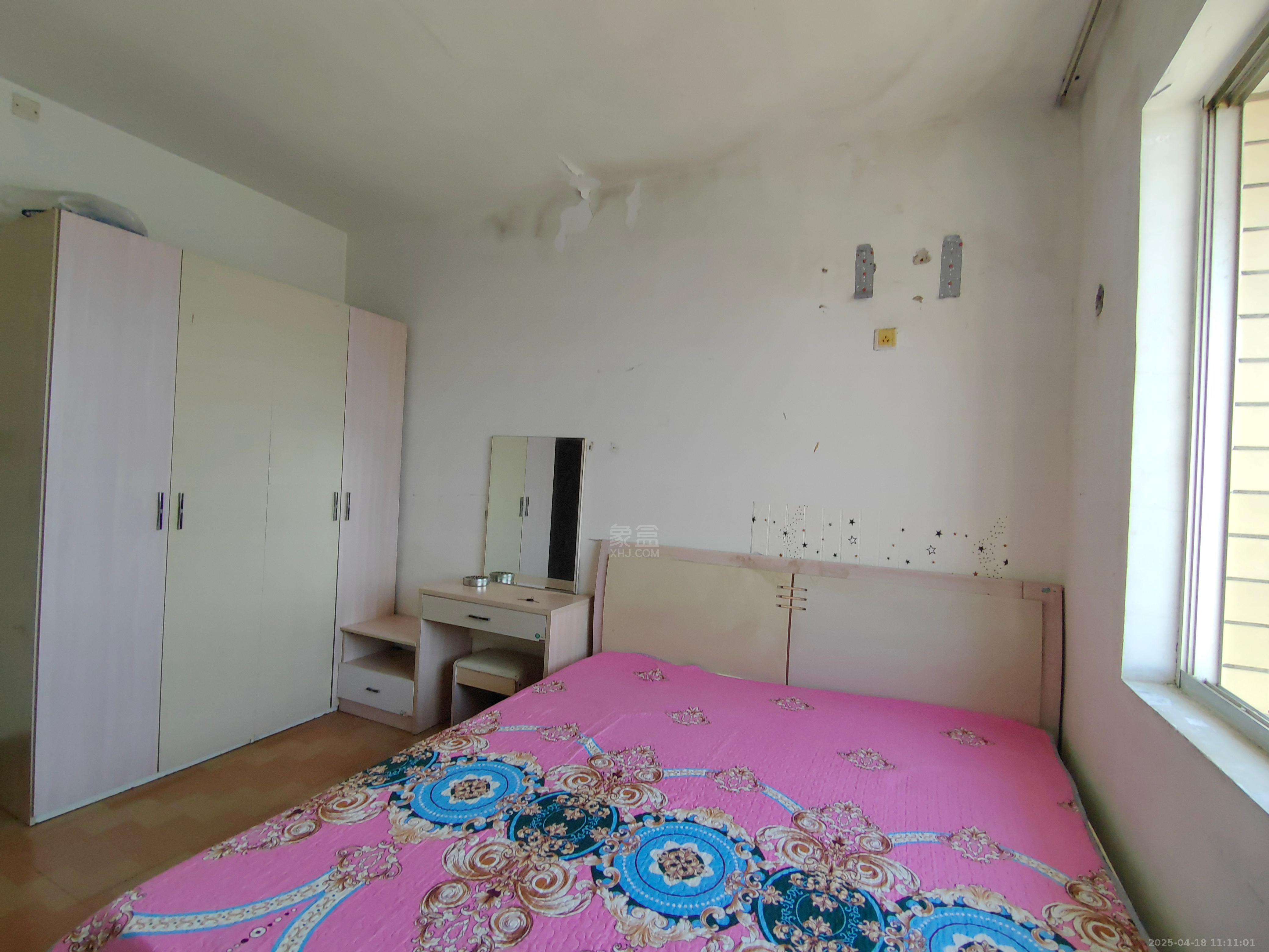 新新家园  3室1厅2卫   800.00元/月室内图