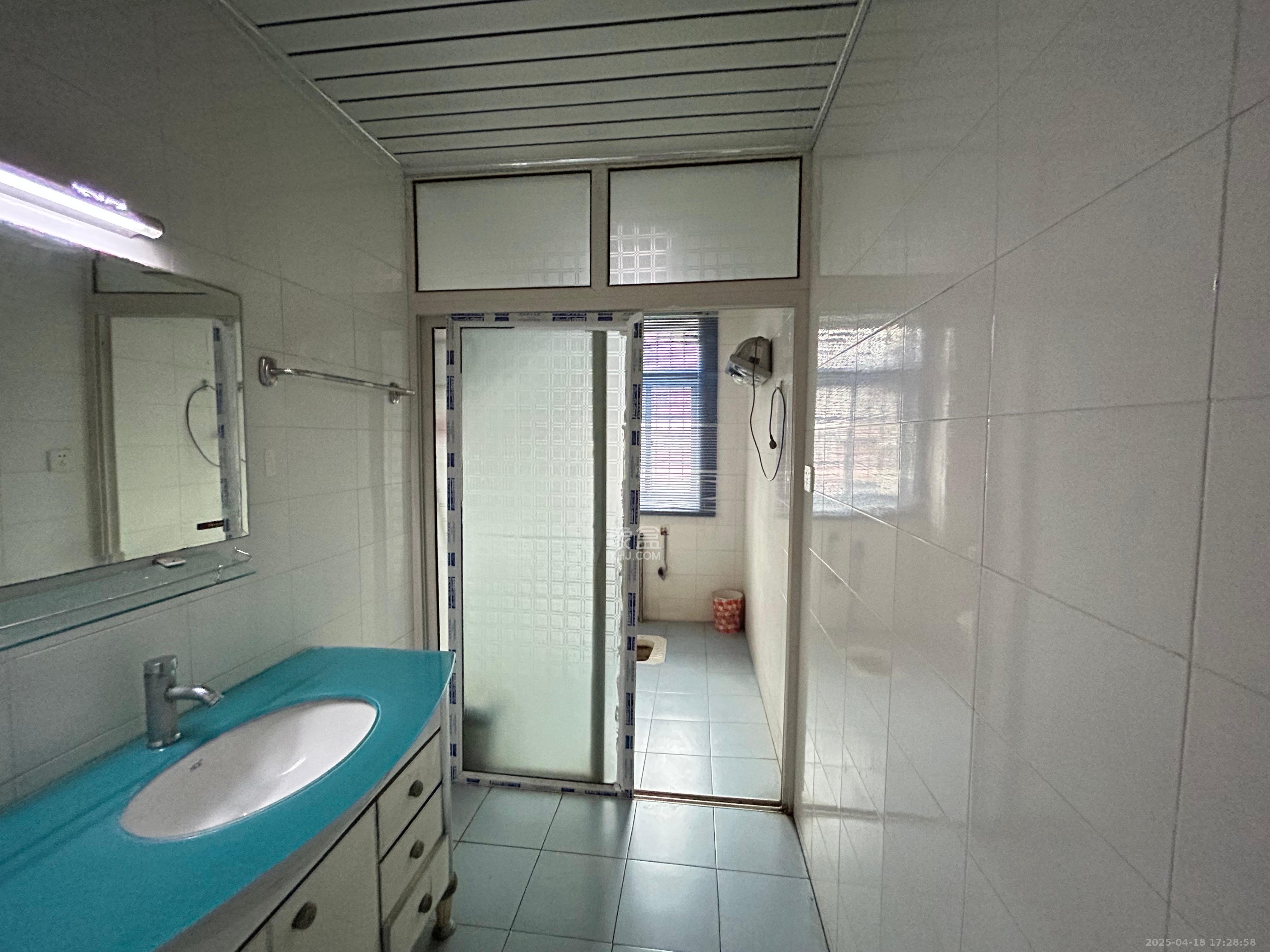佳远小区(汽车西站)  2室2厅2卫   1800.00元/月室内图