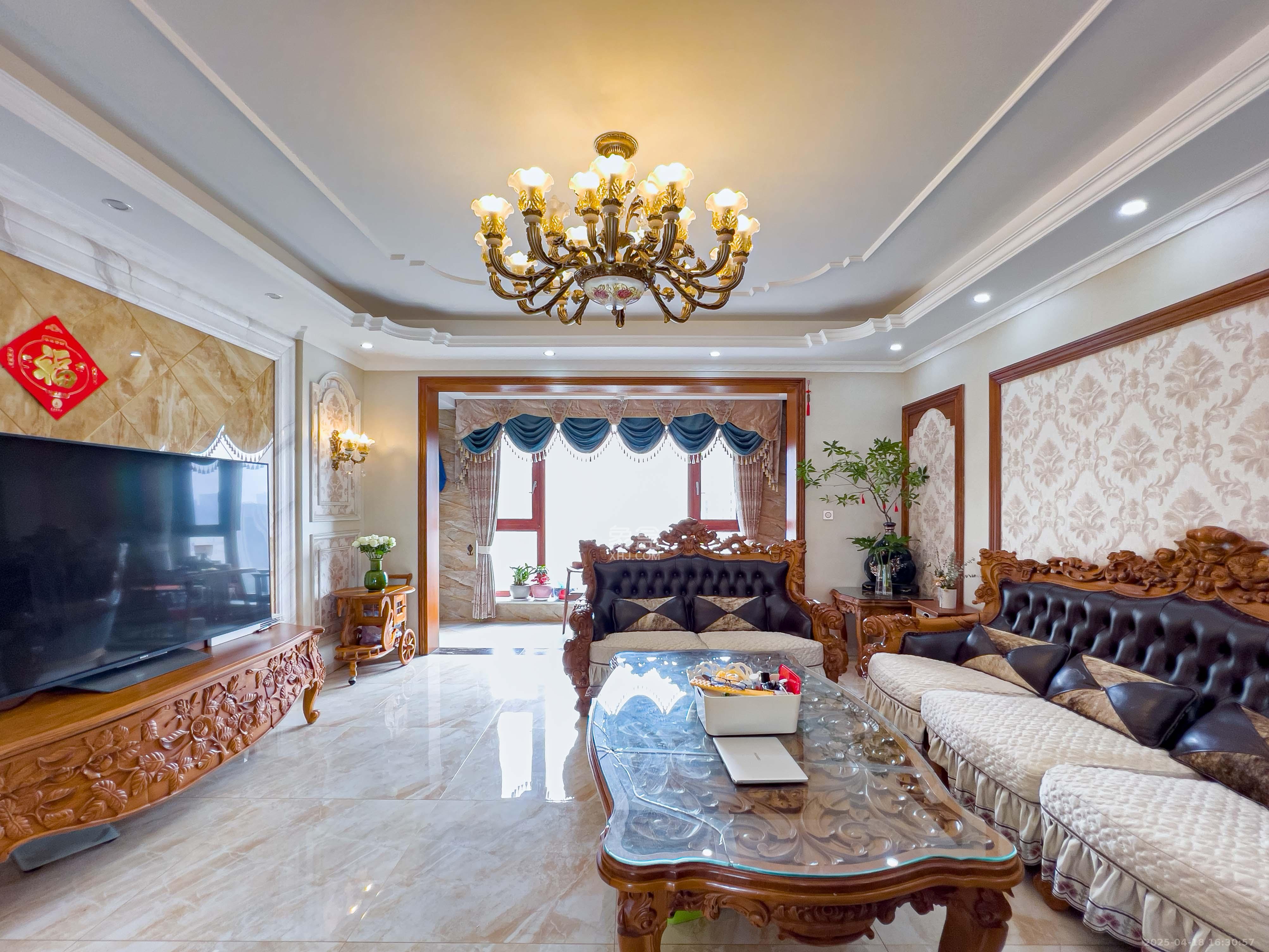 金茂梅溪湖 4室2厅2卫 408.0万 金茂梅溪湖 4室2厅2卫 408.0万客厅