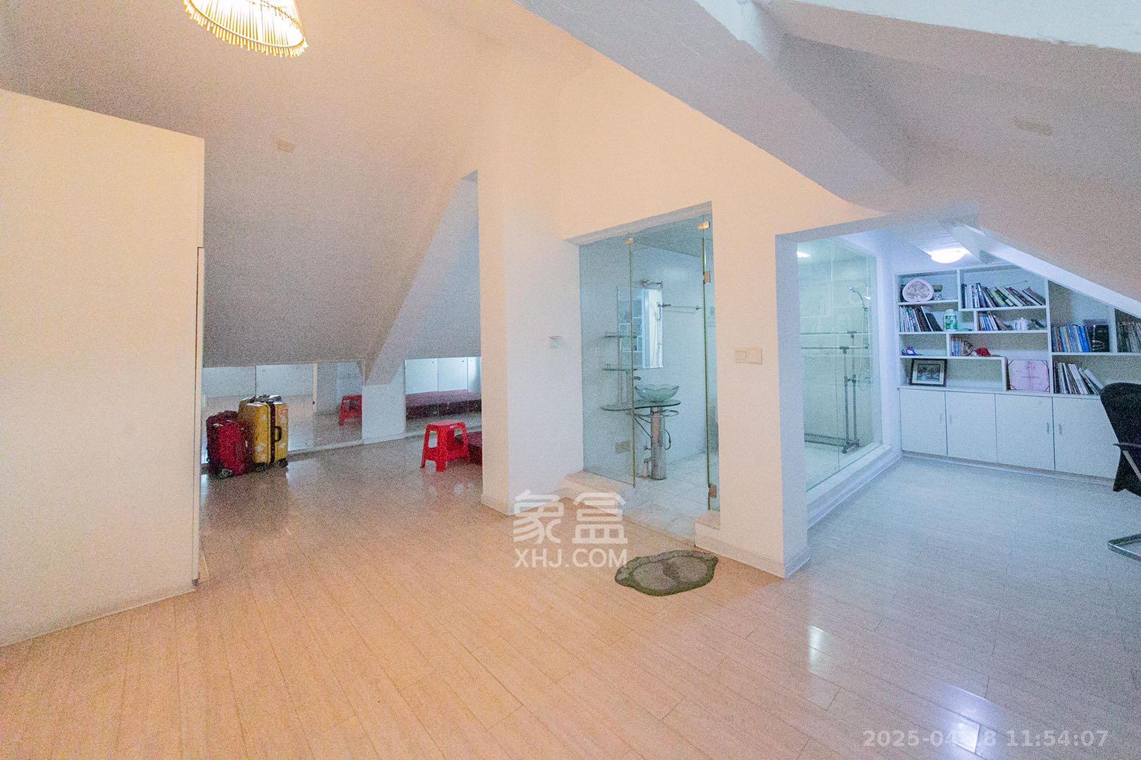 竹满人家 3室2厅2卫 2100.0元/月 竹满人家 3室2厅2卫 2100.0元/月室内图