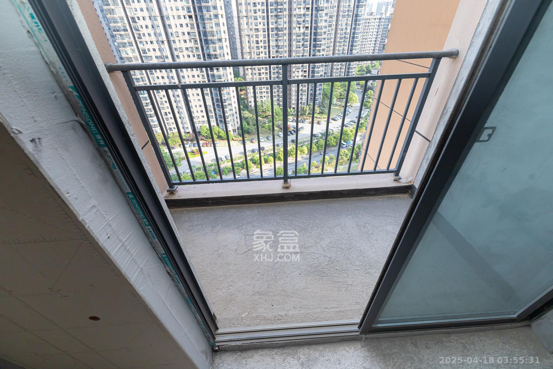 玛丽的花园(金色阳光家园) 3室2厅2卫 95.0万 玛丽的花园(金色阳光家园) 3室2厅2卫 95.0万阳台