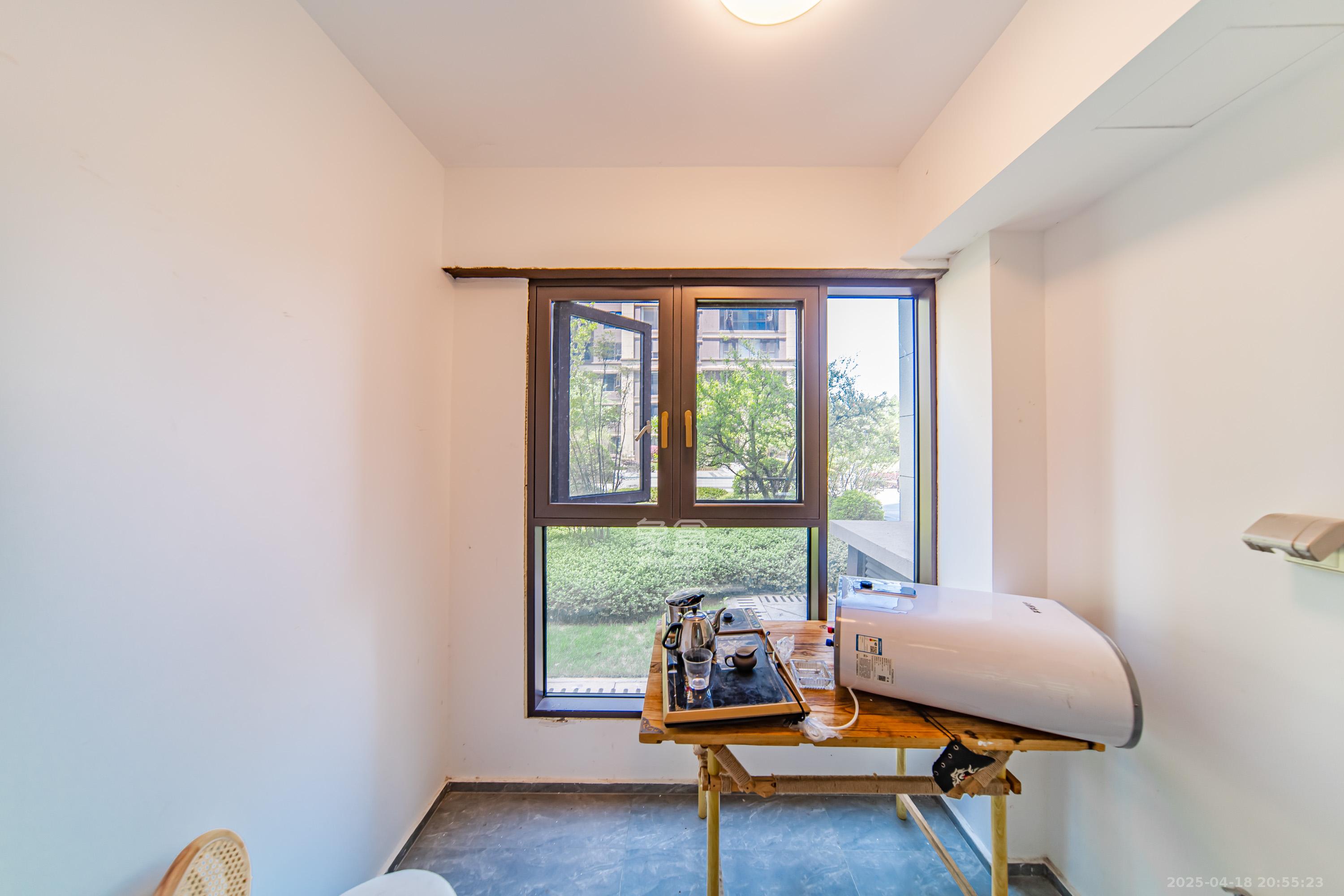 建发电建江山悦 4室2厅2卫 148.0万 建发电建江山悦 4室2厅2卫 148.0万阳台