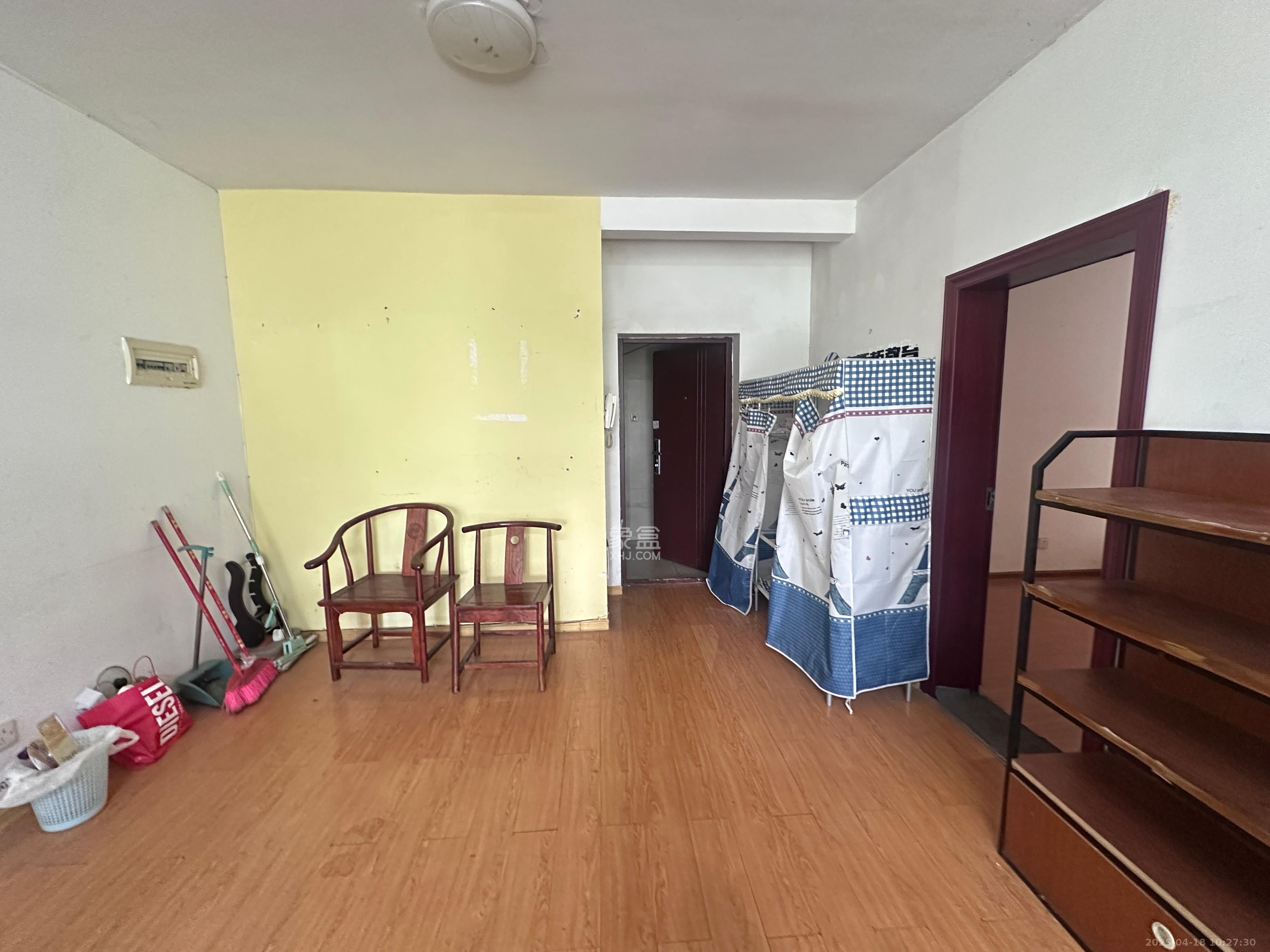 高鑫麓城 3室2厅1卫 2500.0元/月 高鑫麓城 3室2厅1卫 2500.0元/月室内图