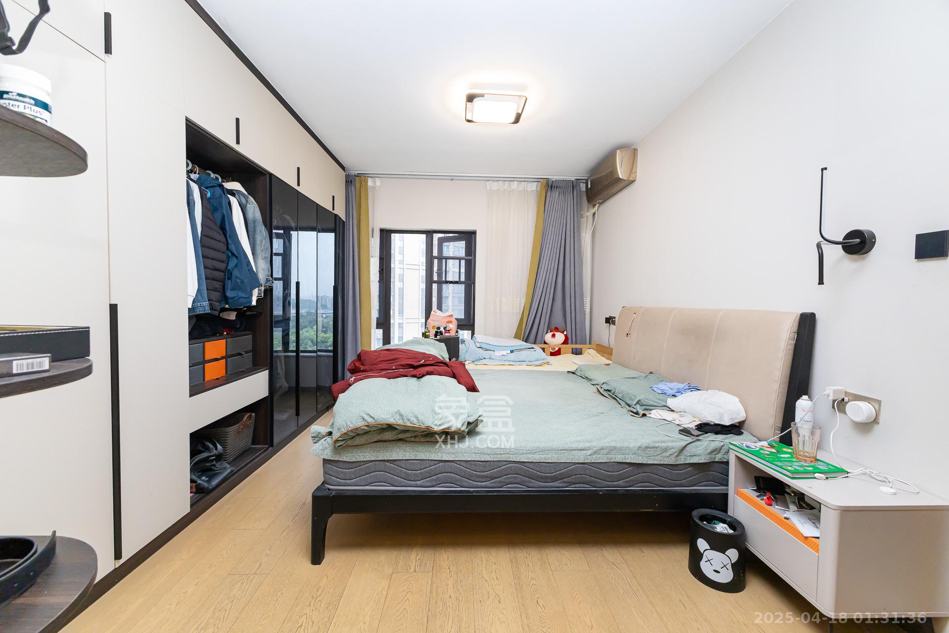 时代倾城四期 3室2厅2卫 120.0万 时代倾城四期 3室2厅2卫 120.0万卧室